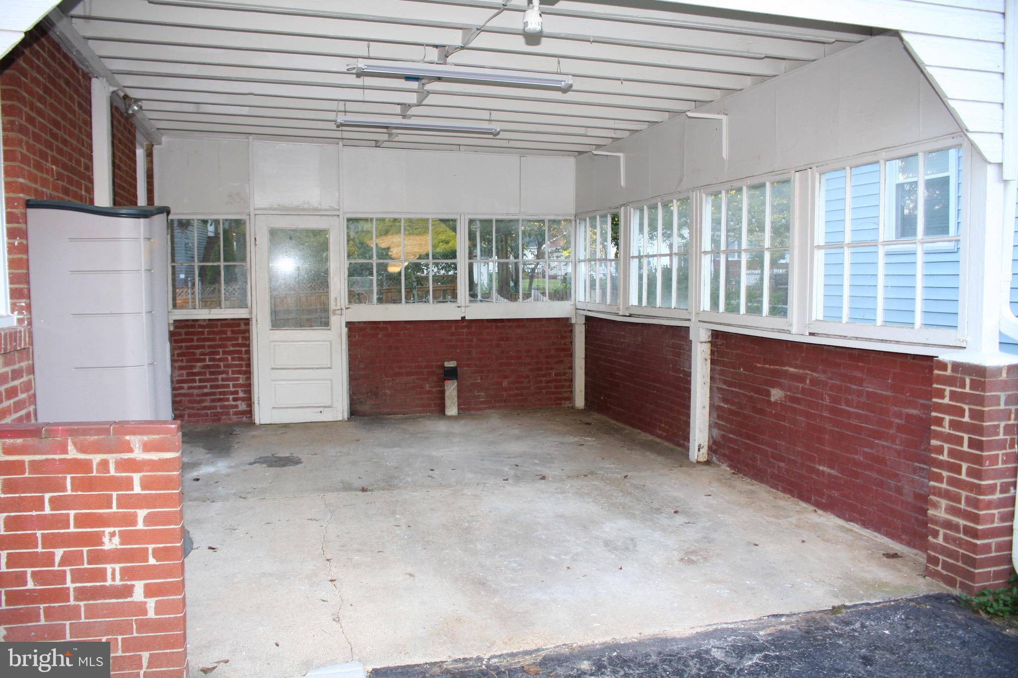 FAIRFAX WOODS - Residential Lease