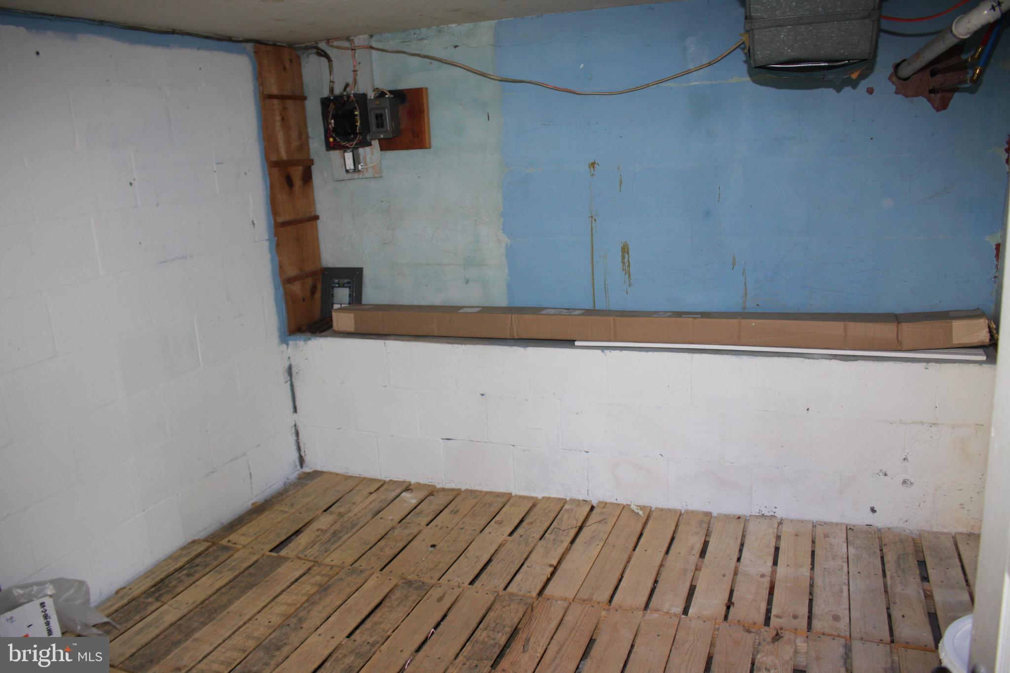 FAIRFAX WOODS - Residential Lease