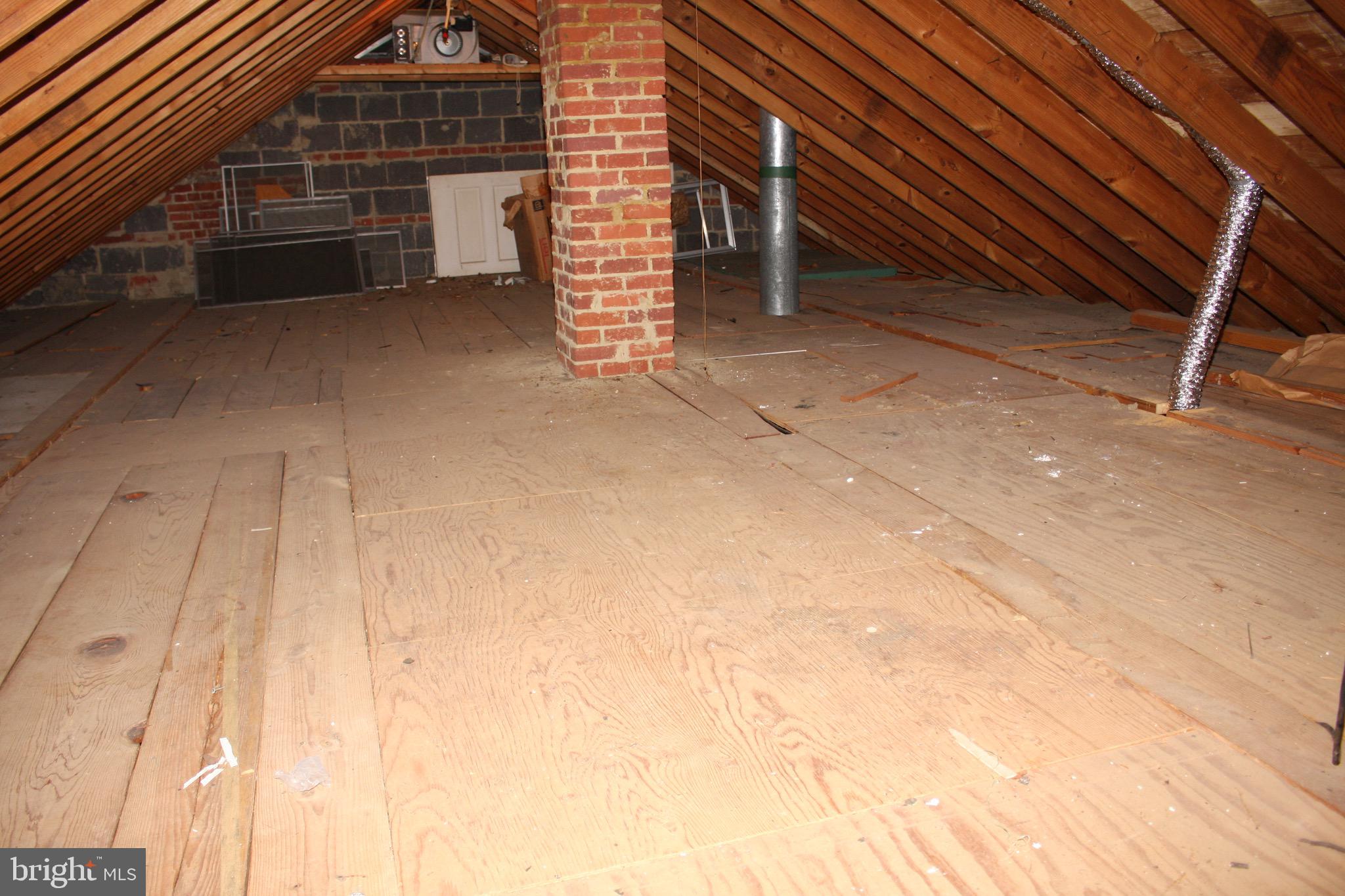 FAIRFAX WOODS - Residential Lease