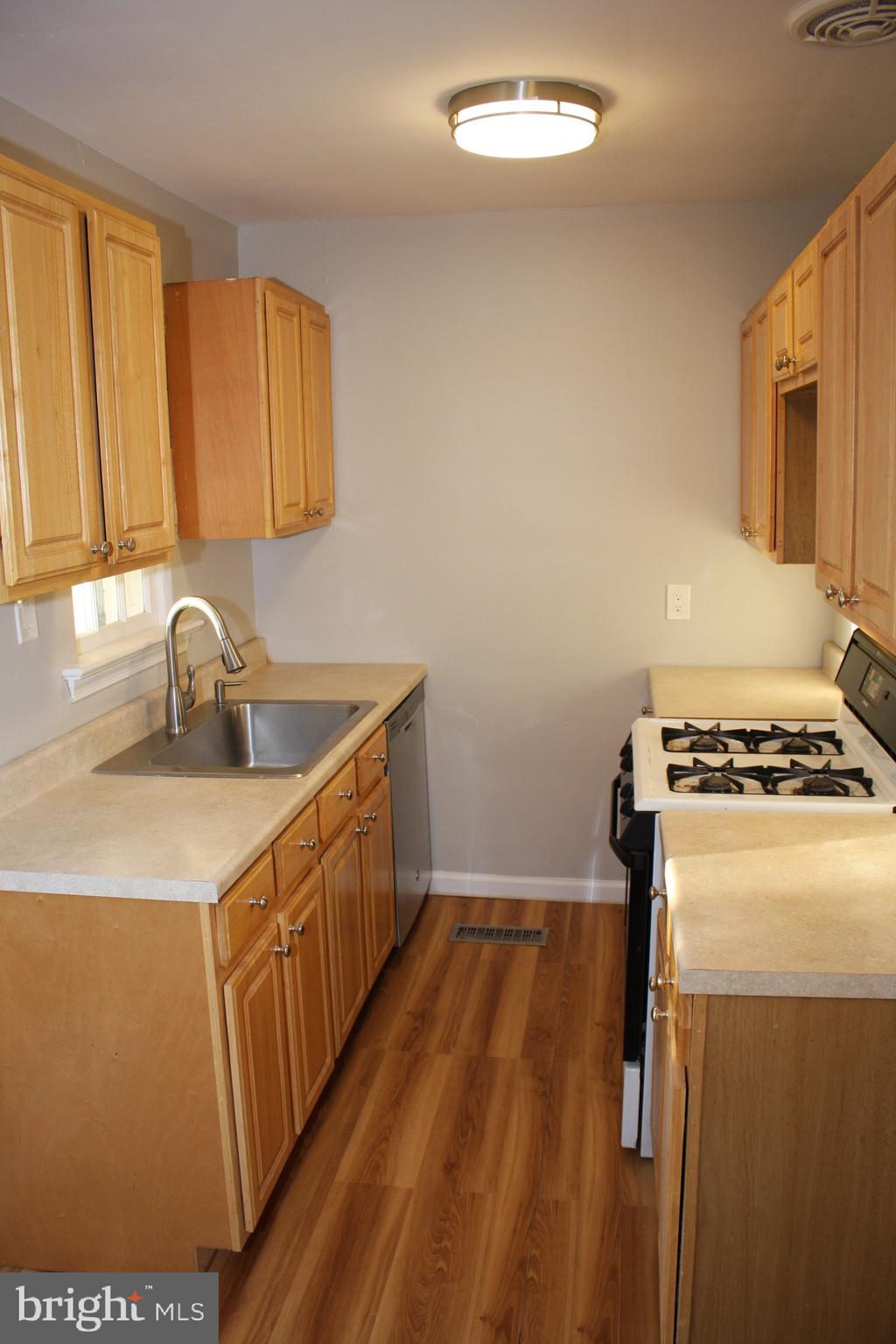 FAIRFAX WOODS - Residential Lease