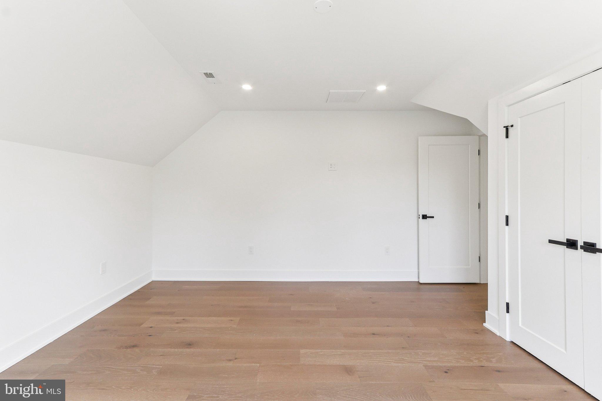 NORTH SPRINGFIELD - Residential