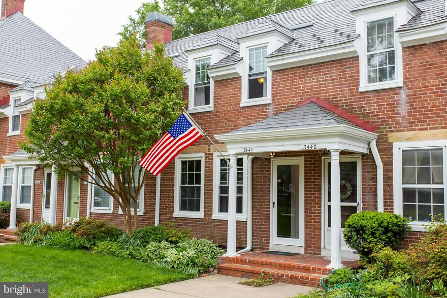 Renovated/Stunning Clarendon Model, 3 Fully Finished Levels w/New Windows, Fully Reno Kitchen w/Granite, 2 Fully Reno'd Bathrooms, Freshly Painted, Crown Molding, Hardwood flrs, Newer Carpet, 2 sets of New Closet Organization Systems, Mstr Walk In Closet, MstrBed Mounted Flat Screen inc, Beautiful Private Backyard, Community Pool quick walk, Large Open Green Space in front Courtyard, Location A+!!