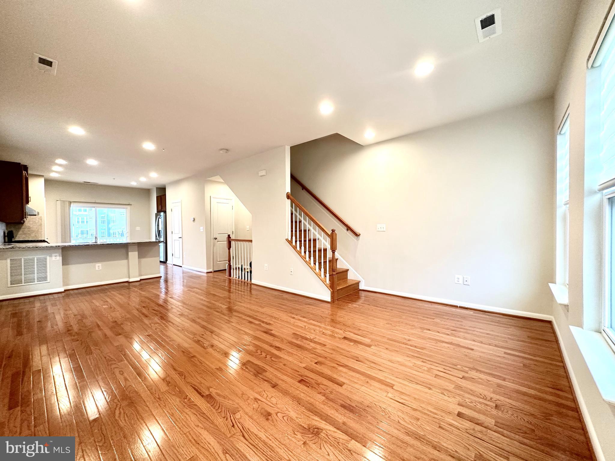 127 DECOVERLY DRIVE