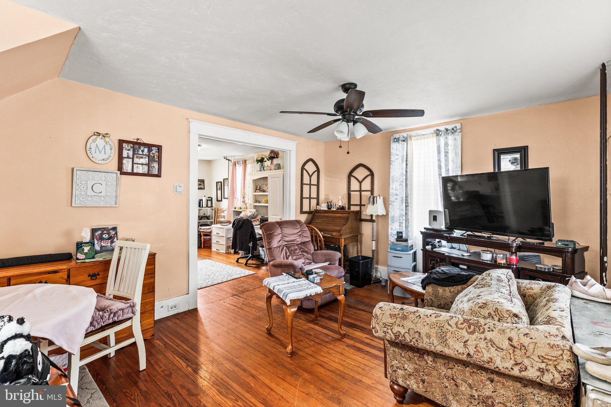 234 W COTTAGE PLACE