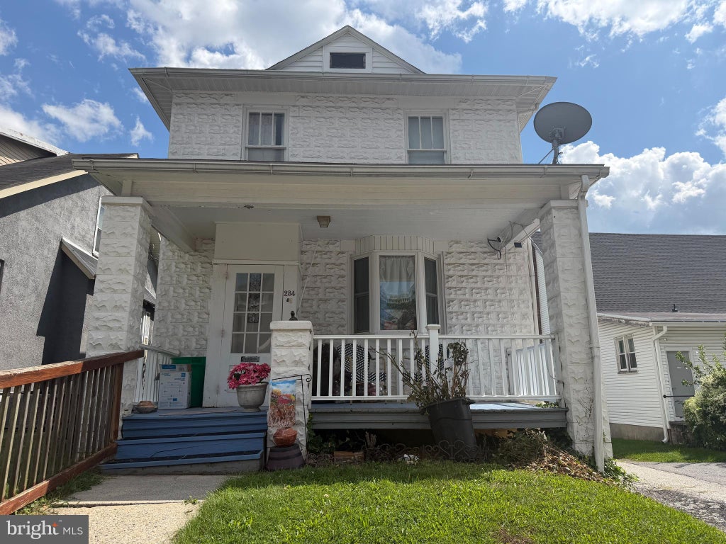 Photo of 234 W Cottage Place, YORK, PA 17401 (MLS # PAYK2110460)