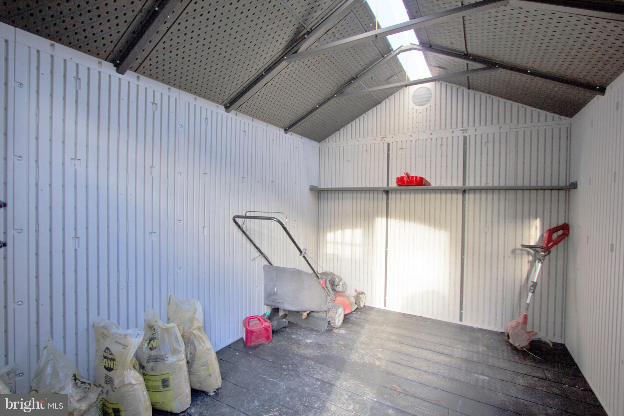 SOUTHGATE CENTER - Residential