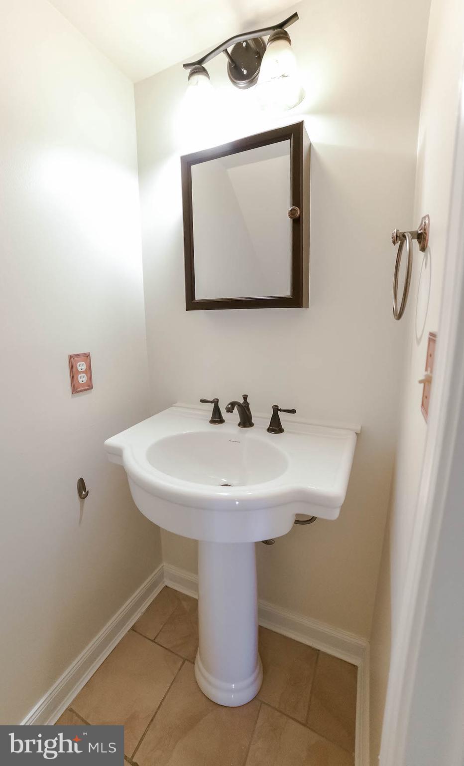 SOUTHGATE CENTER - Residential