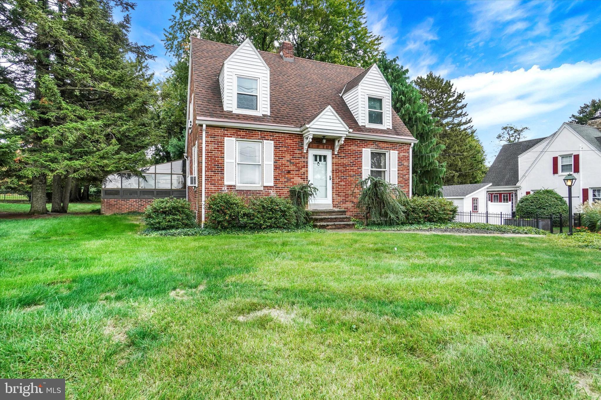 HOLLYWOOD HEIGHTS - Residential