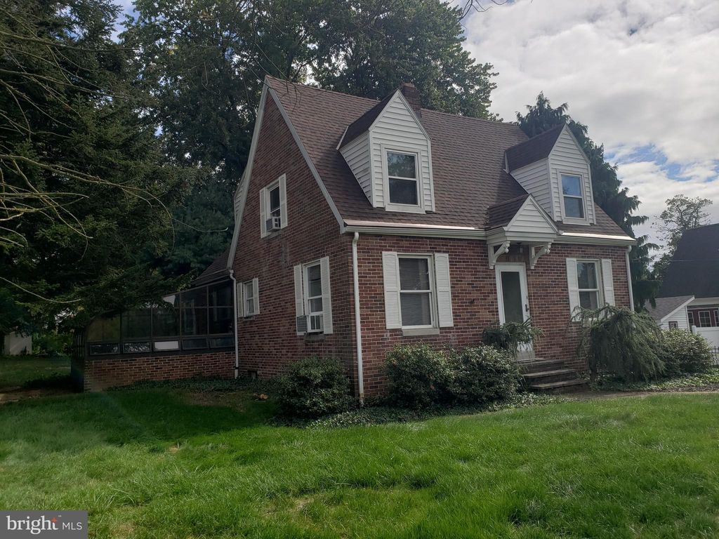 Photo of 1351 Greenhill Road, YORK, PA 17403 (MLS # PAYK2091532)