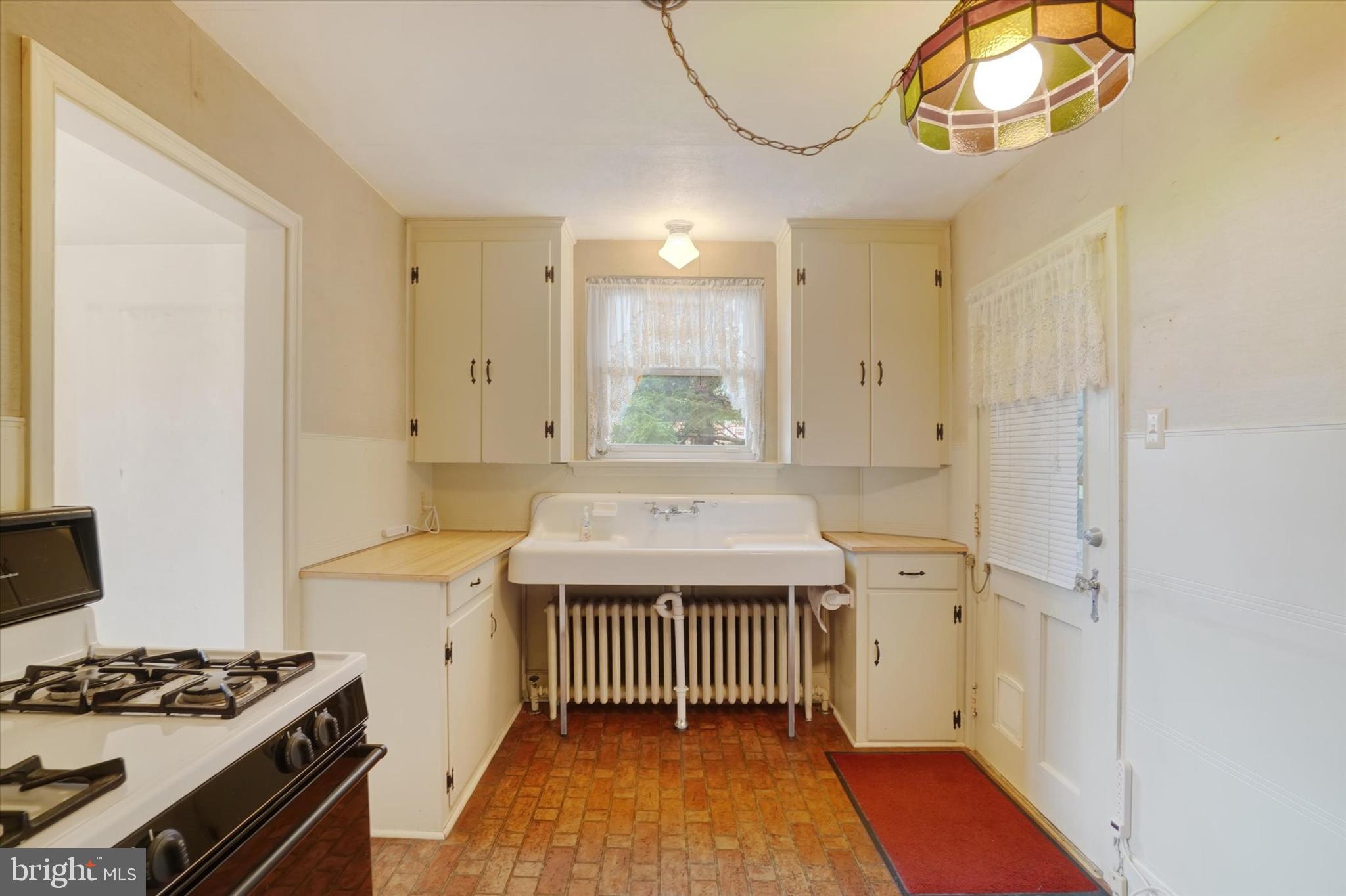 HOLLYWOOD HEIGHTS - Residential