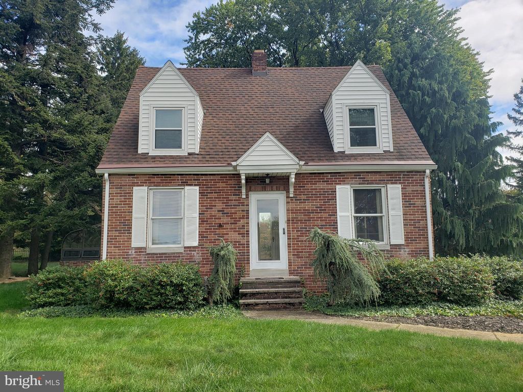 Photo of 1351 Greenhill Road, YORK, PA 17403 (MLS # PAYK2091532)