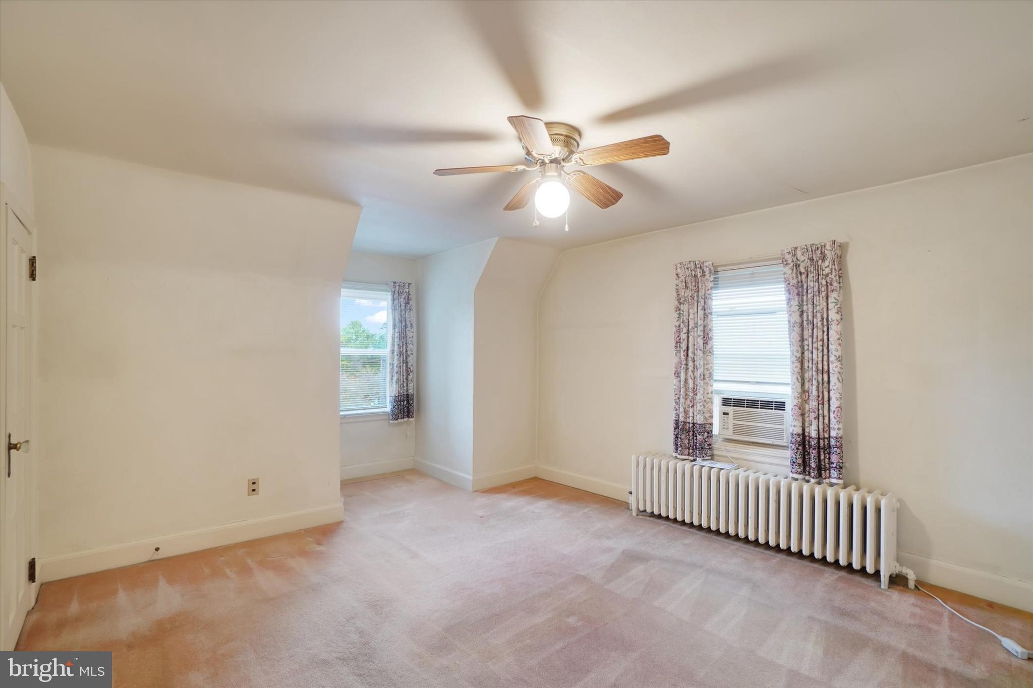 HOLLYWOOD HEIGHTS - Residential