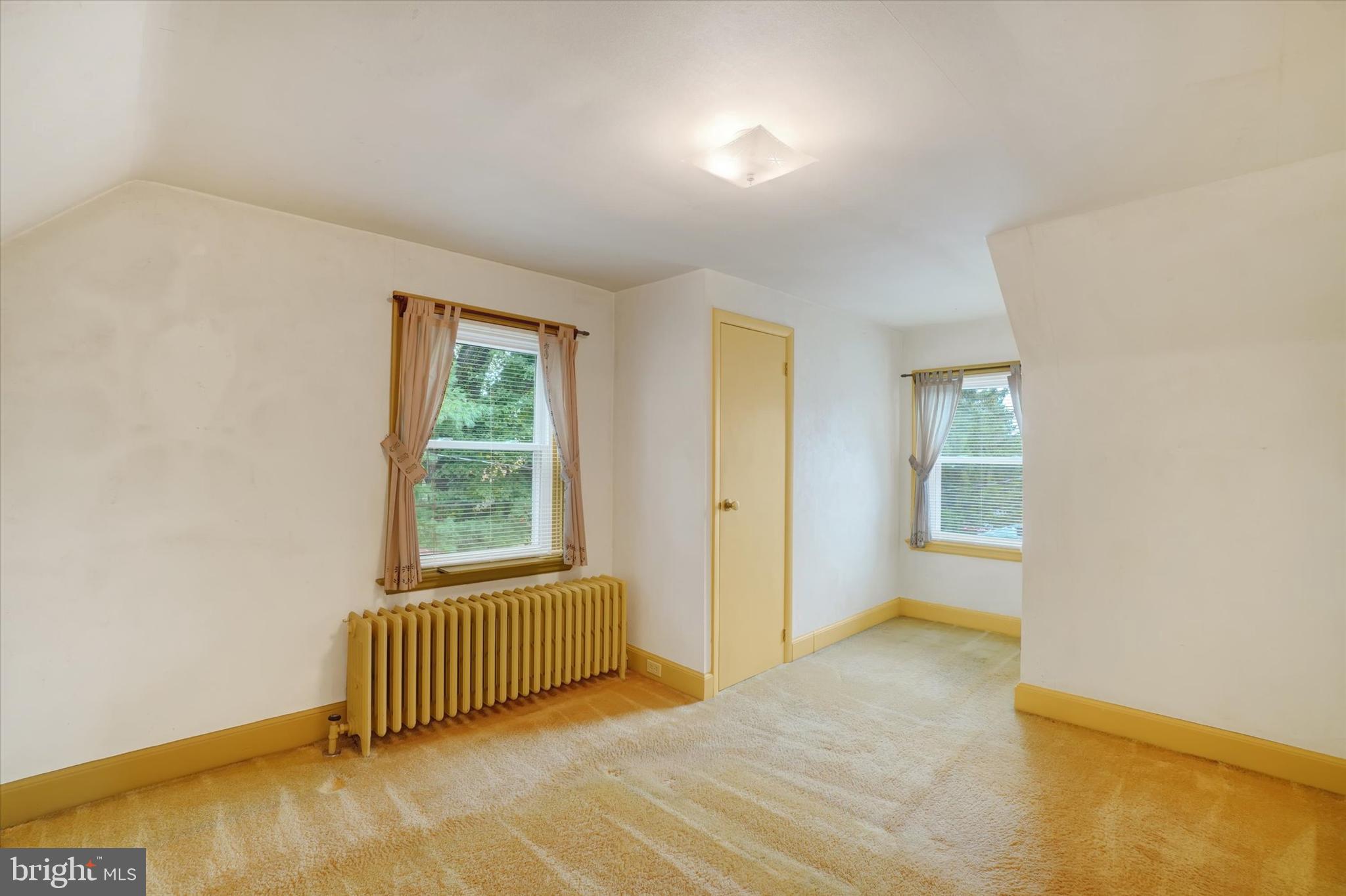 HOLLYWOOD HEIGHTS - Residential