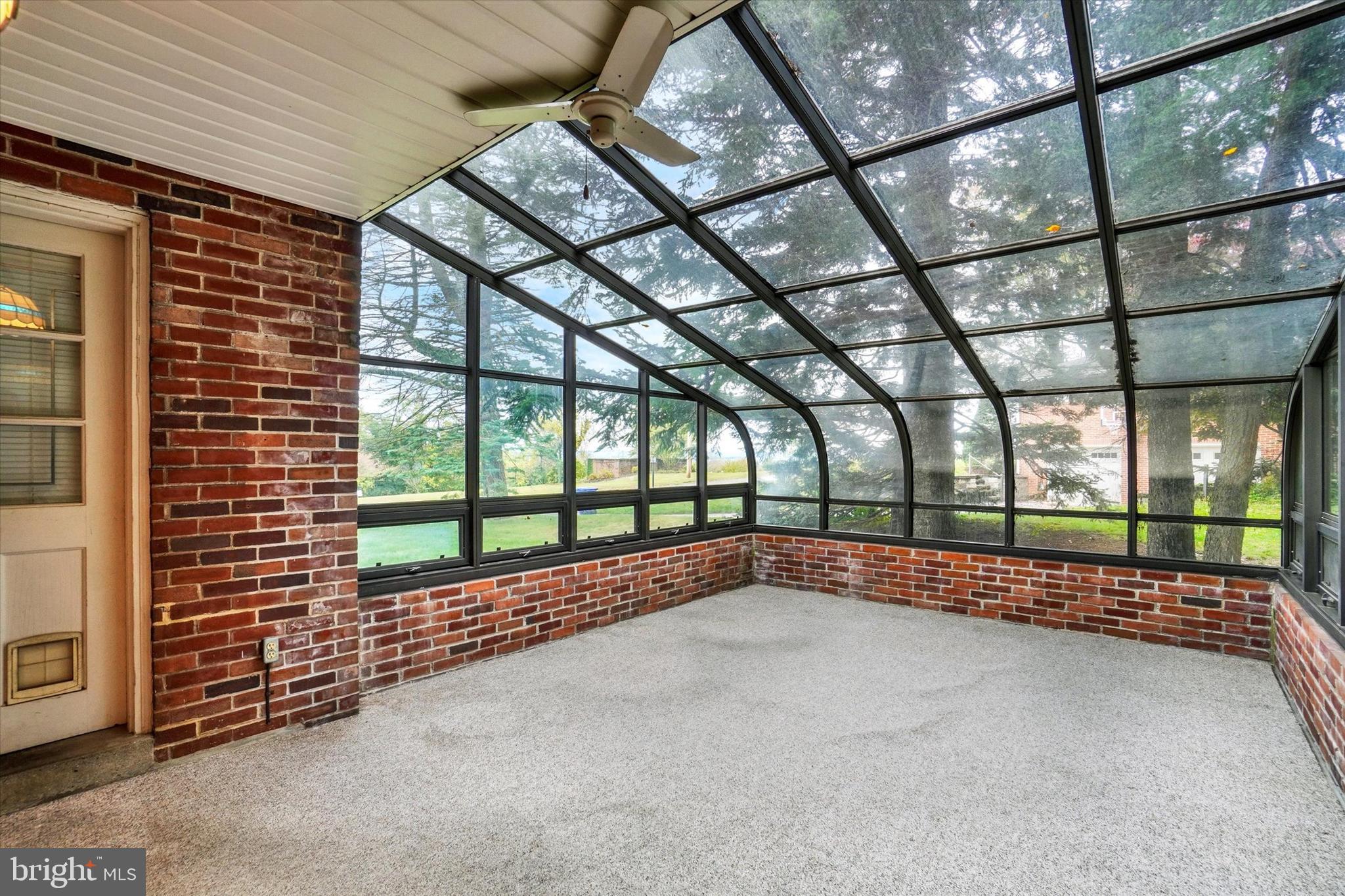 HOLLYWOOD HEIGHTS - Residential