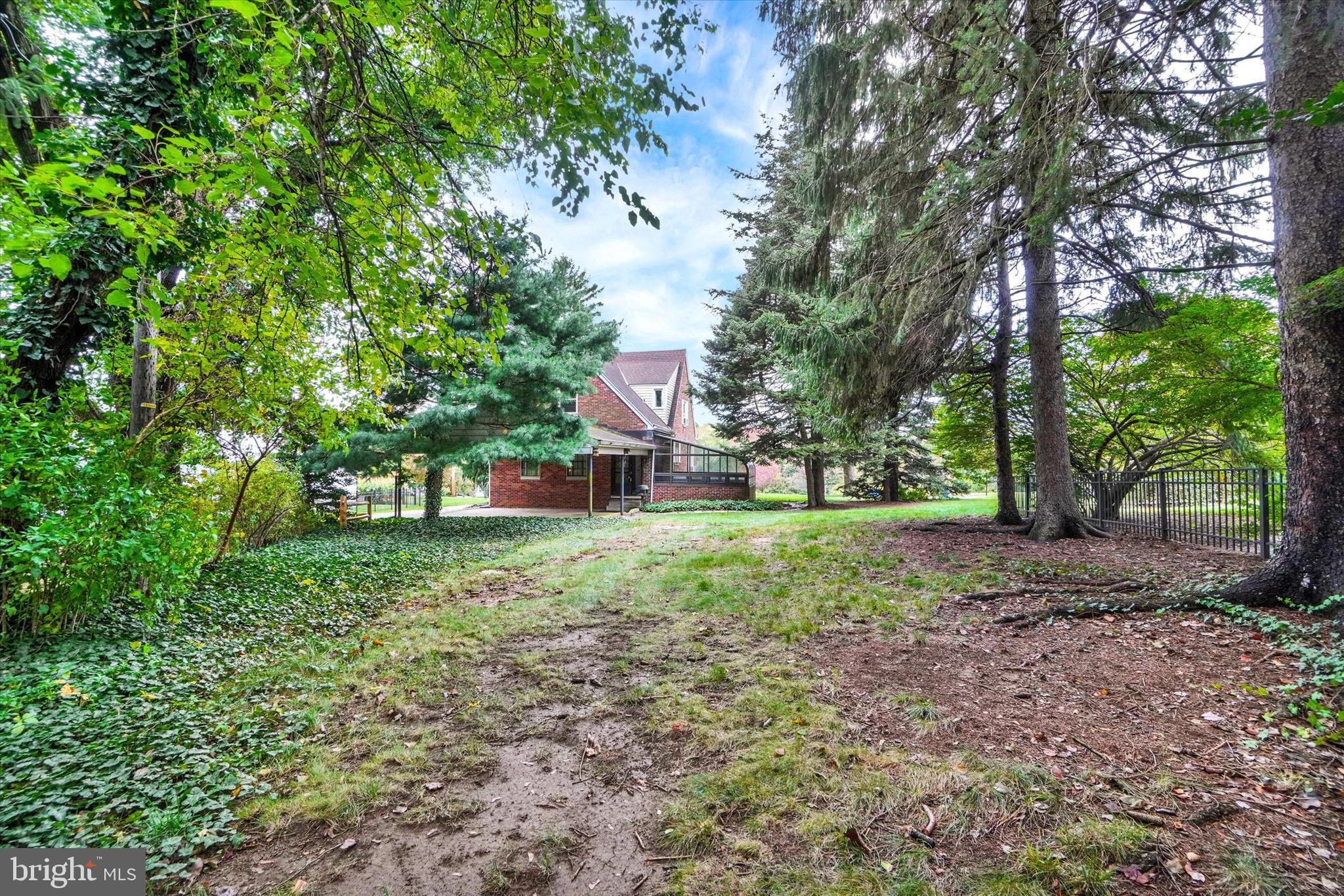 HOLLYWOOD HEIGHTS - Residential