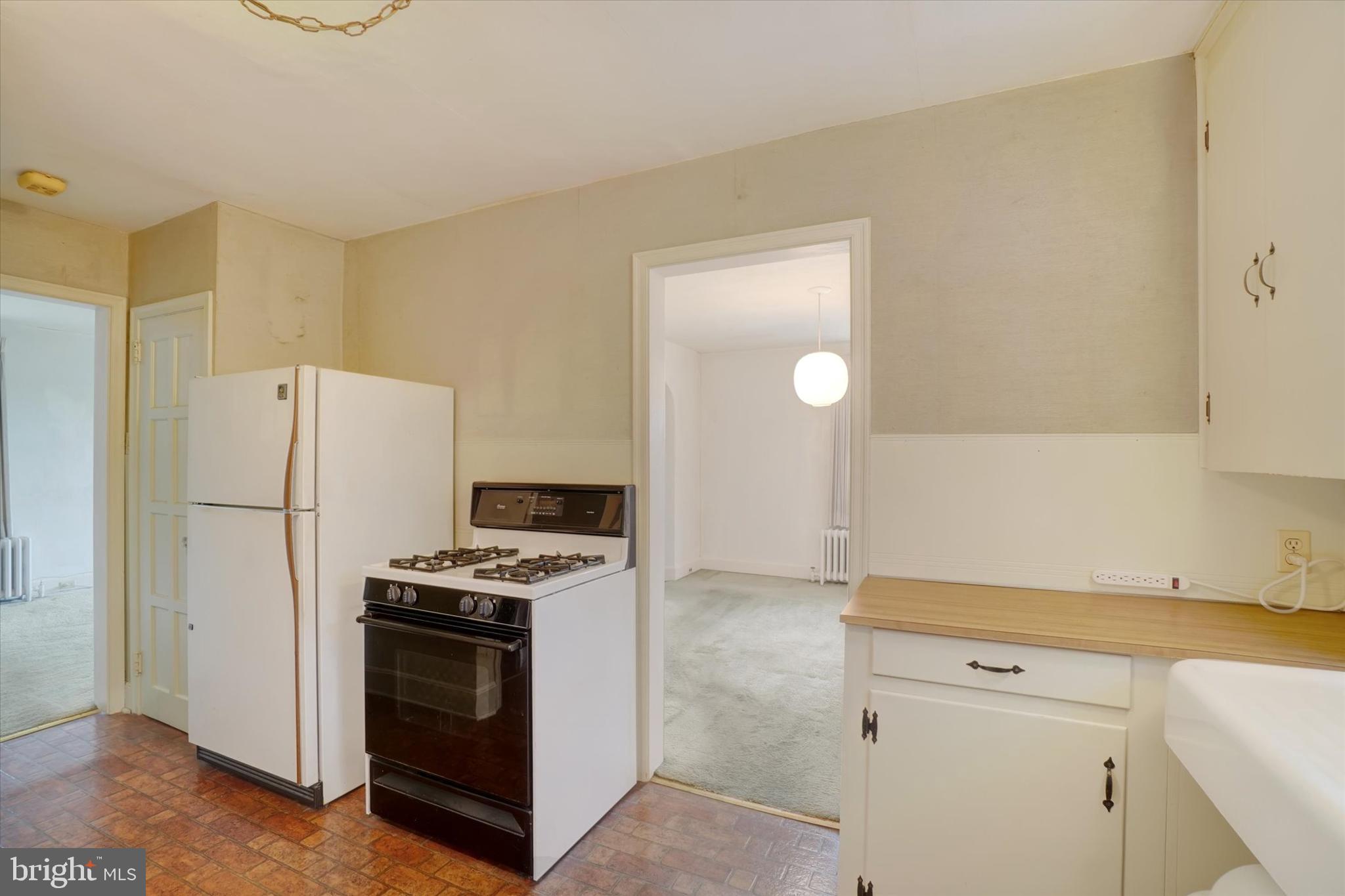 HOLLYWOOD HEIGHTS - Residential