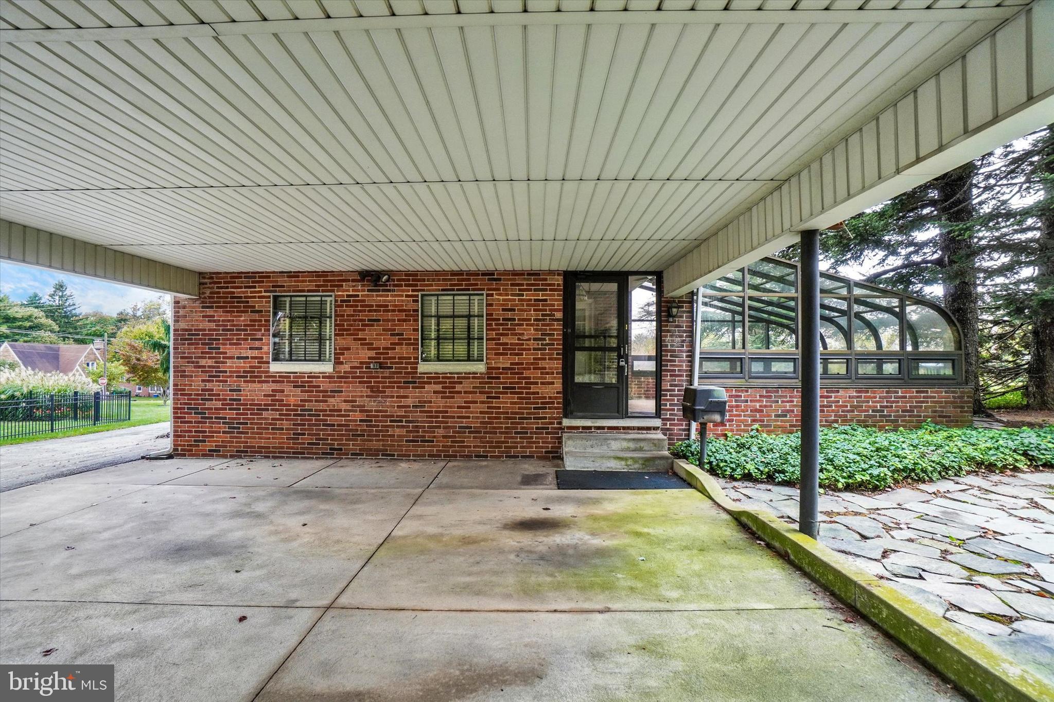 HOLLYWOOD HEIGHTS - Residential