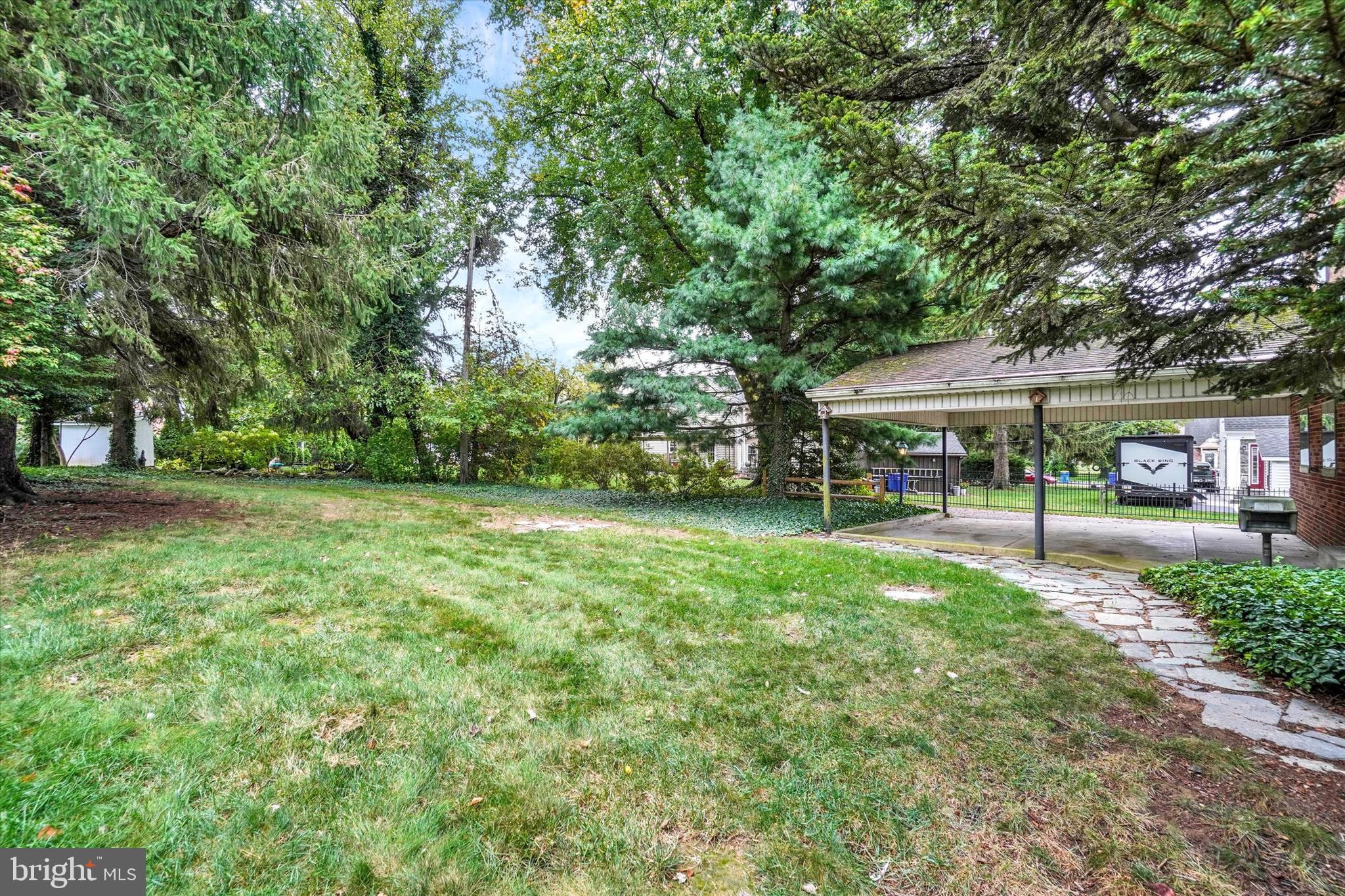 HOLLYWOOD HEIGHTS - Residential