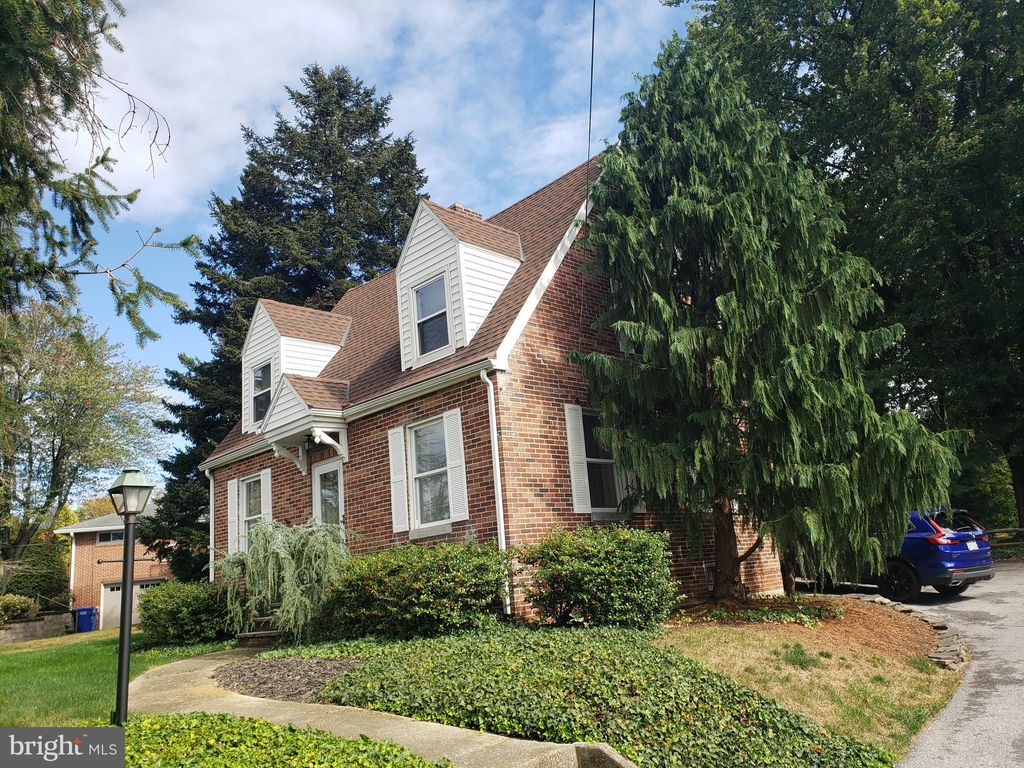 Photo of 1351 Greenhill Road, YORK, PA 17403 (MLS # PAYK2091532)