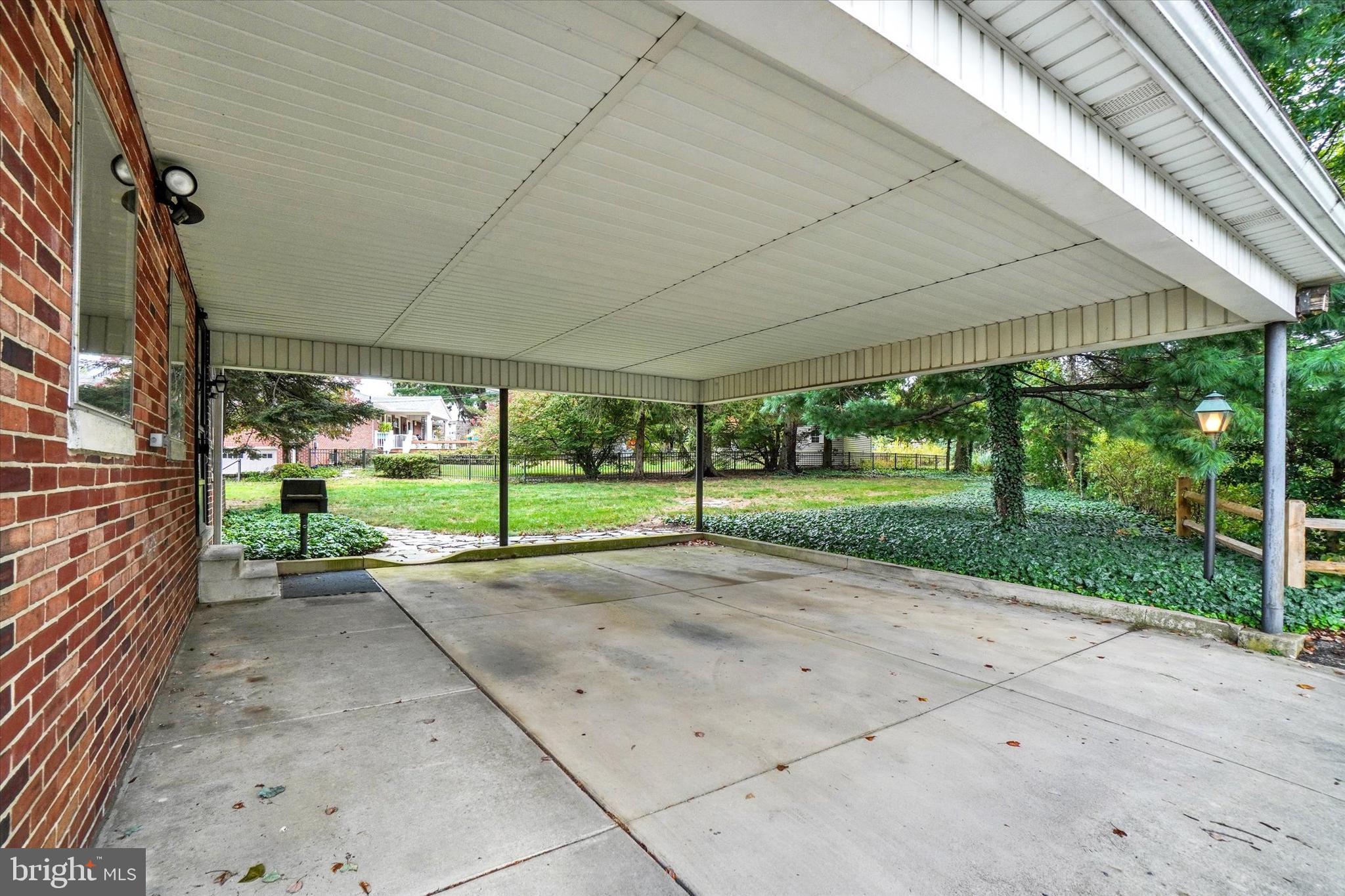 HOLLYWOOD HEIGHTS - Residential