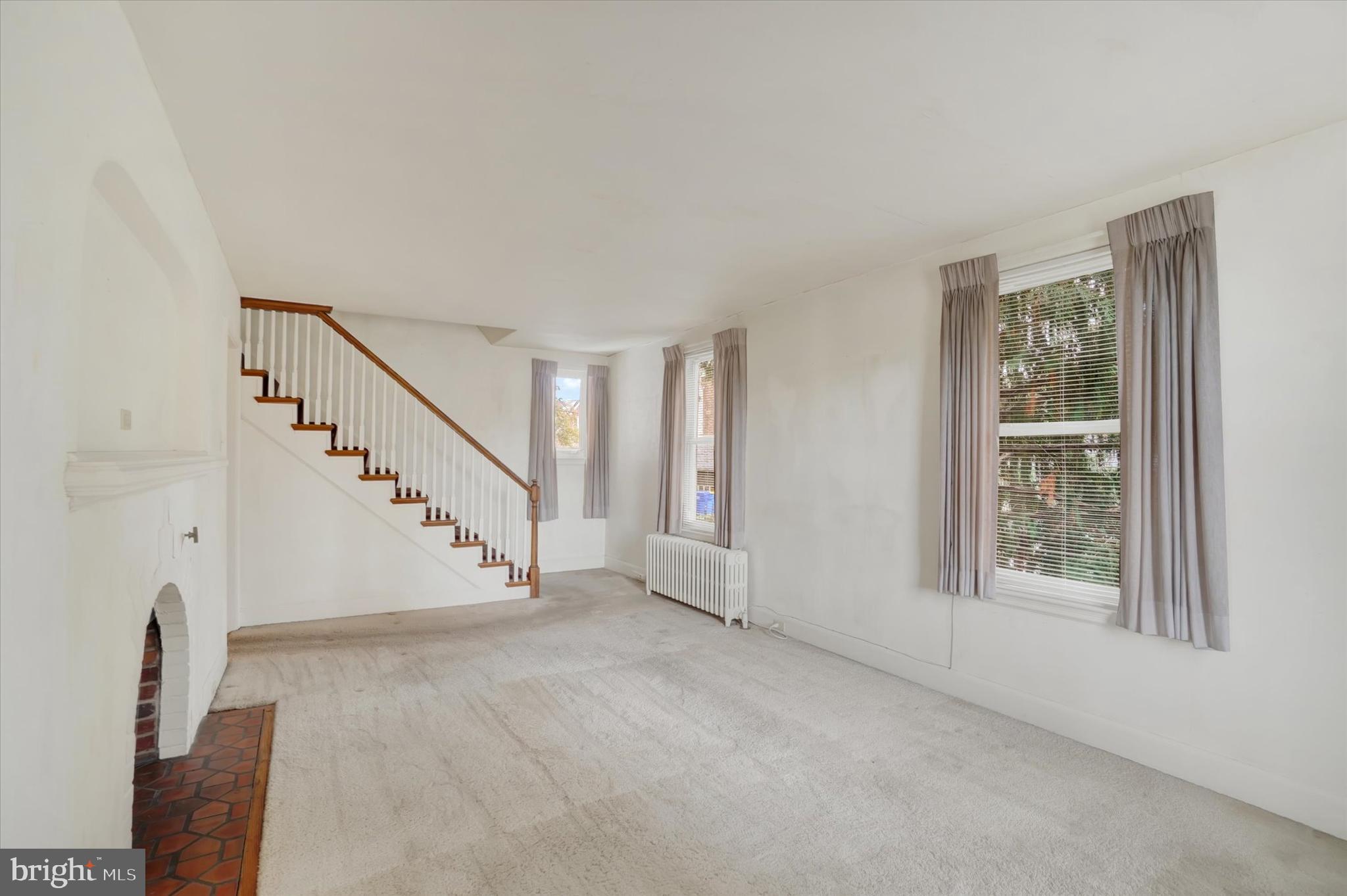 HOLLYWOOD HEIGHTS - Residential