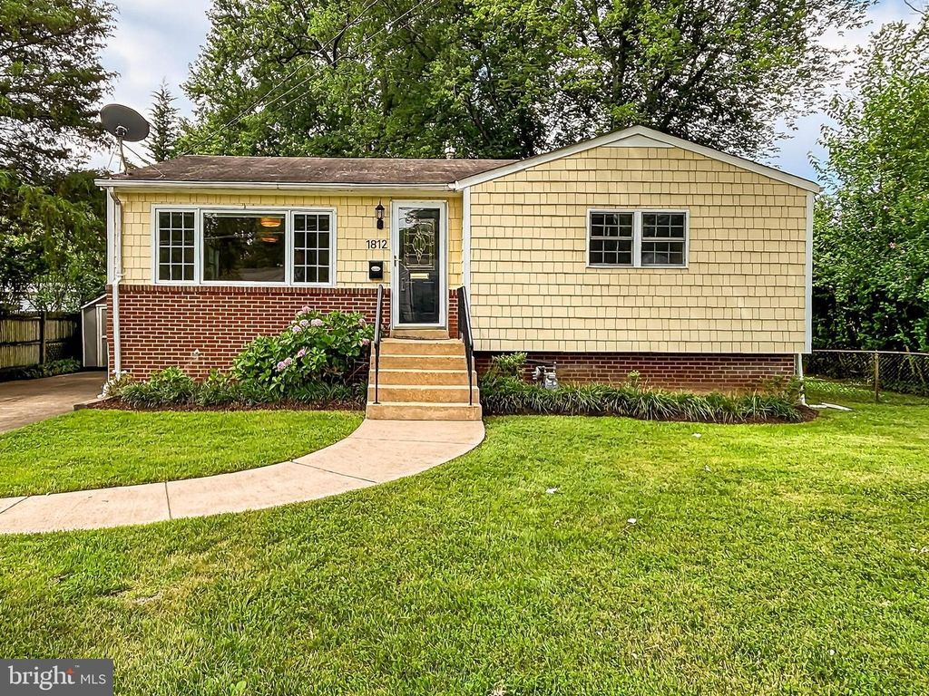 Photo of 1812 Olney Road, FALLS CHURCH, VA 22043 (MLS # VAFX2272756)