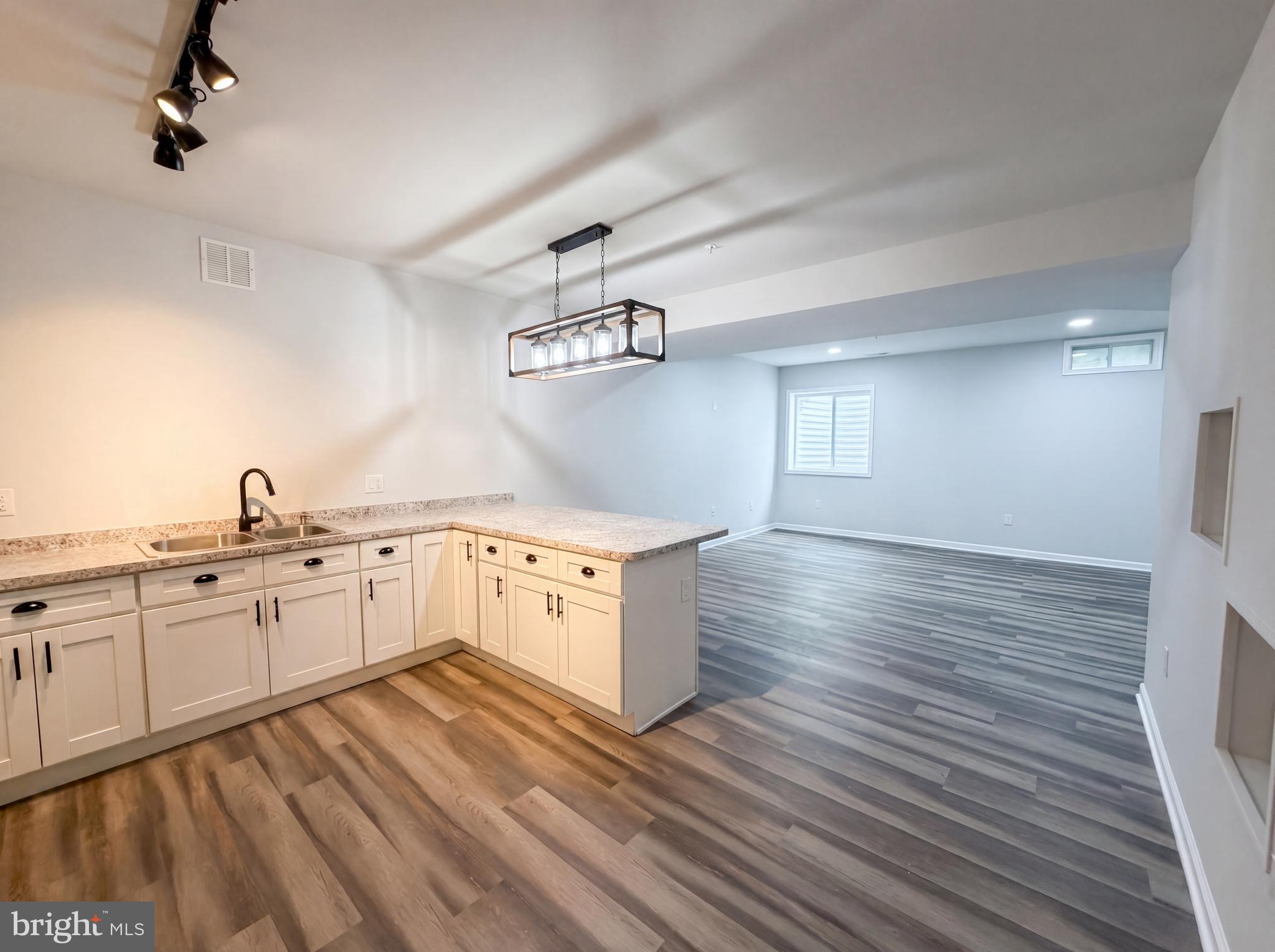 STONEGATE ESTATES - Residential
