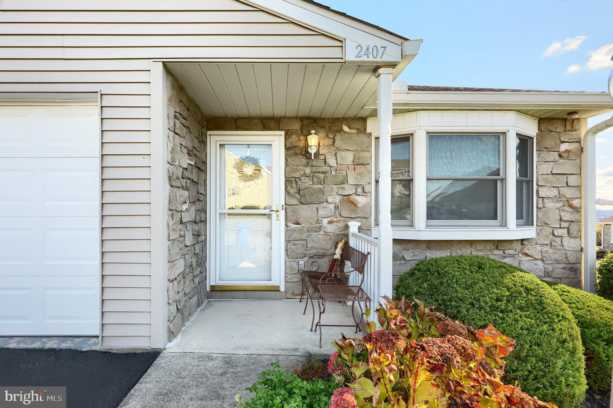 WHITE OAK MANOR - Residential