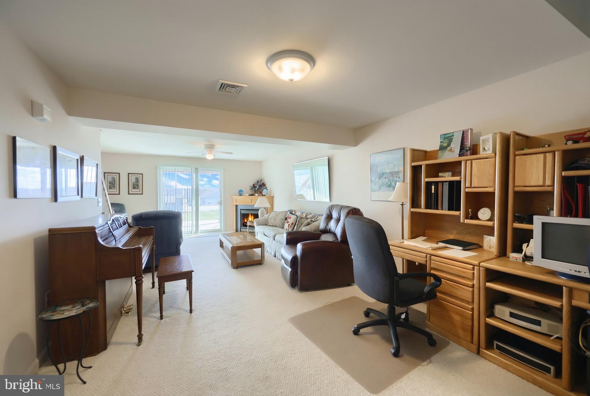 WHITE OAK MANOR - Residential