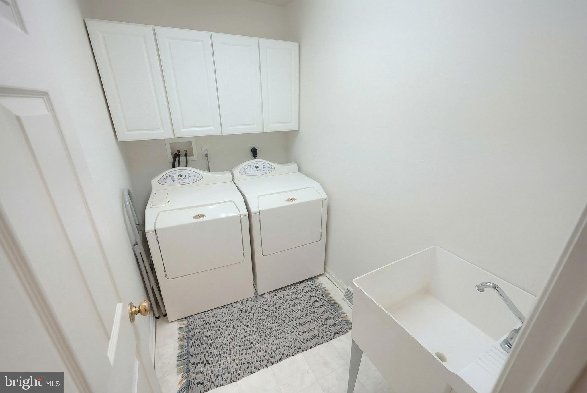 WHITE OAK MANOR - Residential