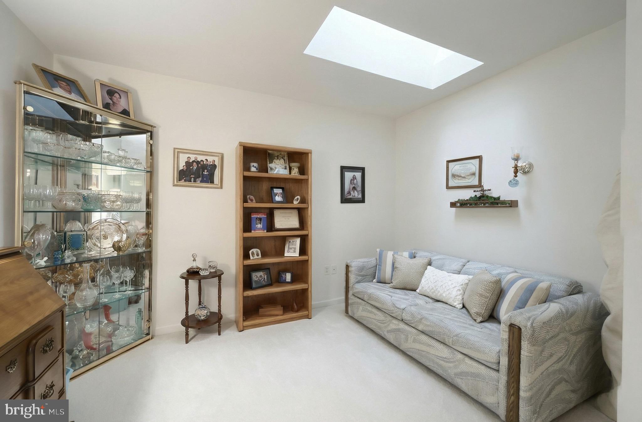 WHITE OAK MANOR - Residential