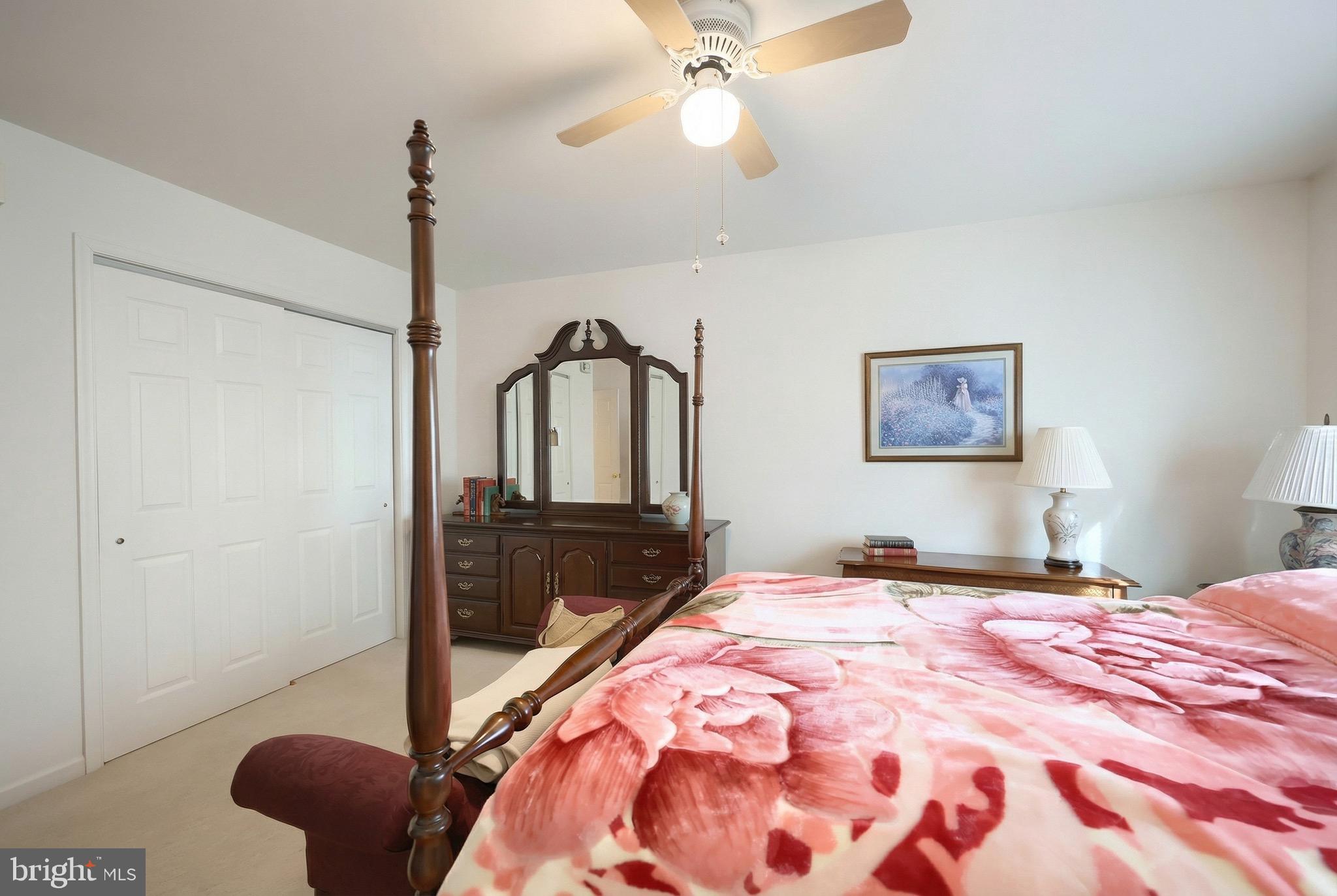 WHITE OAK MANOR - Residential