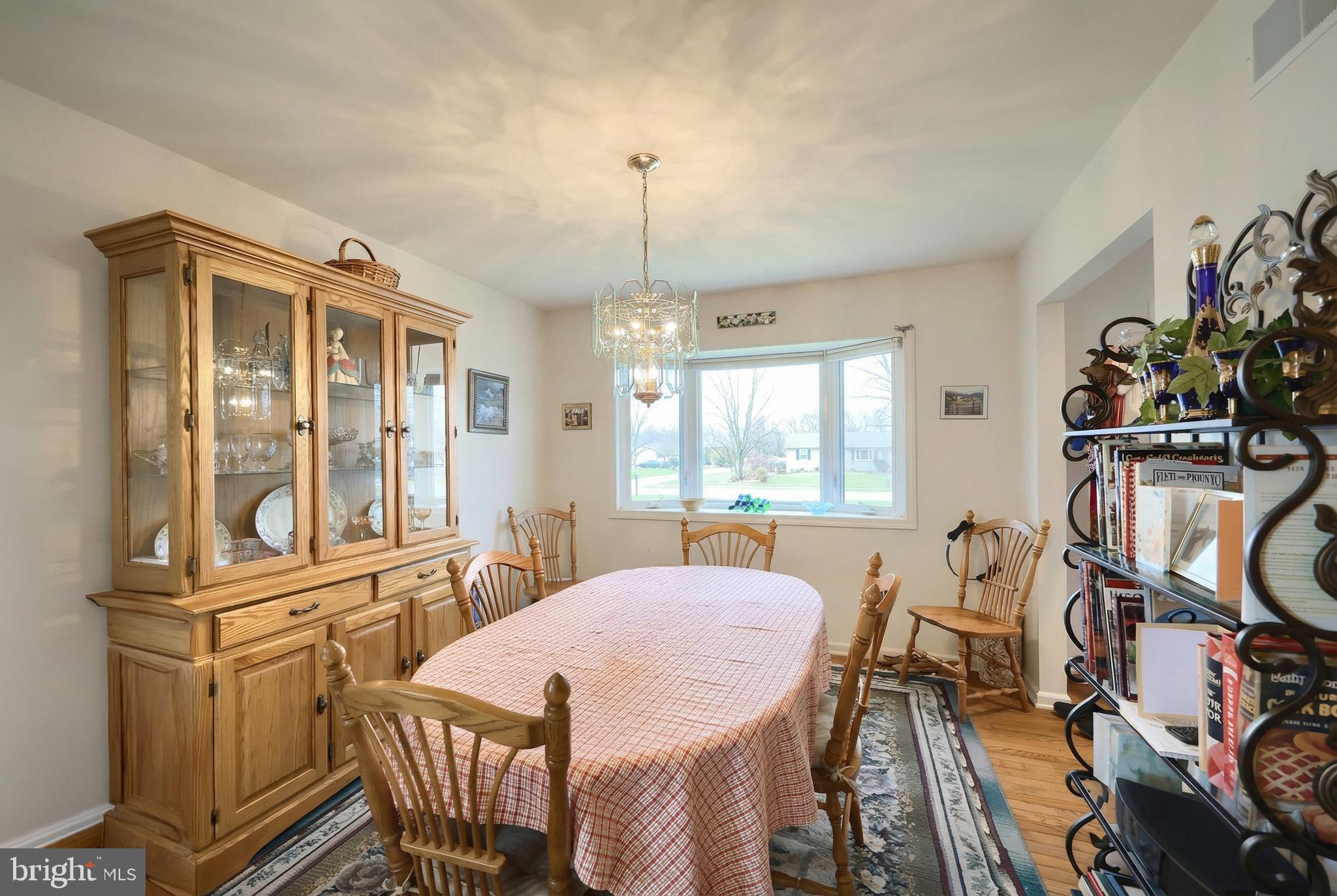 WHITE OAK MANOR - Residential