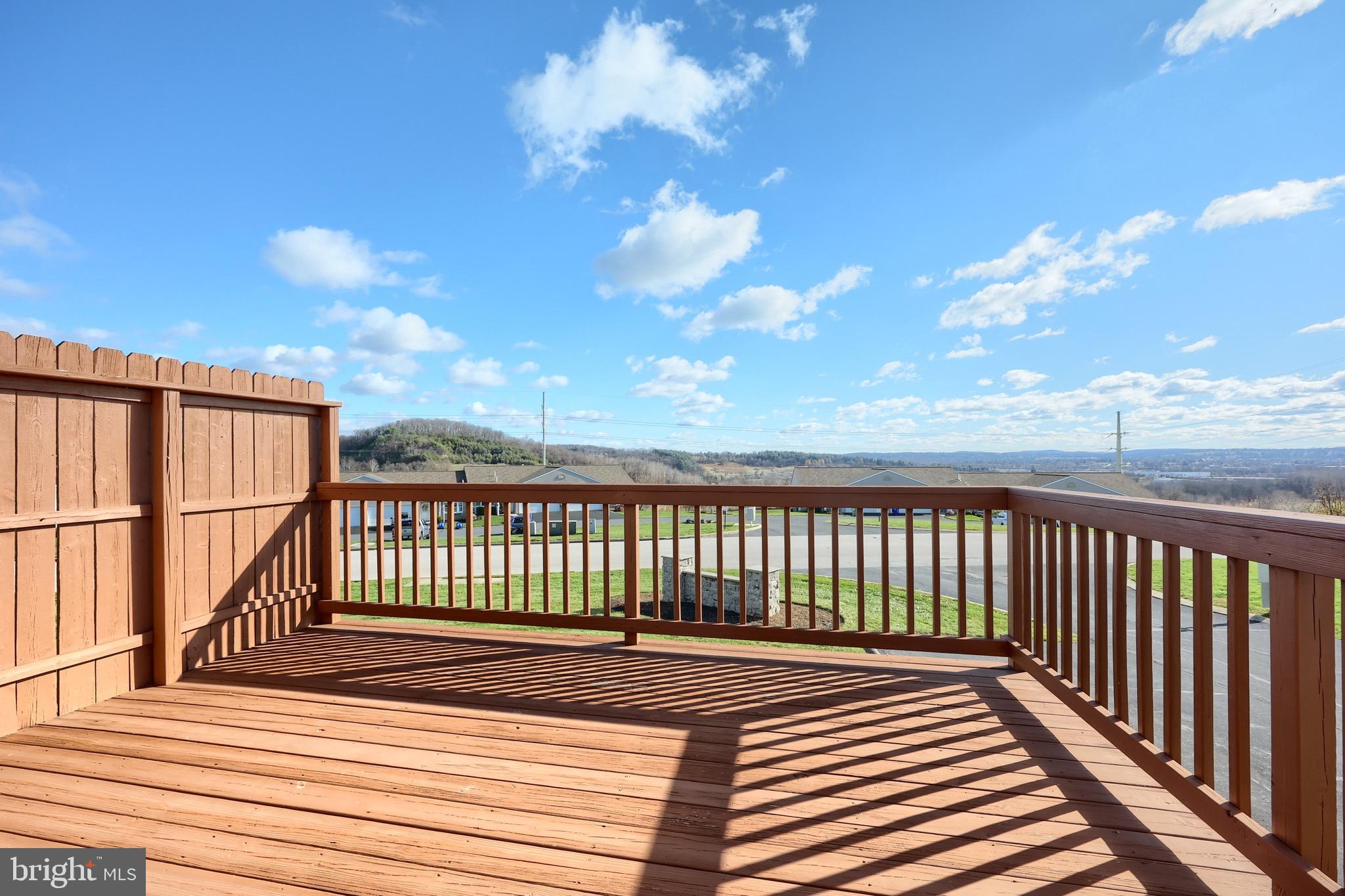 WHITE OAK MANOR - Residential