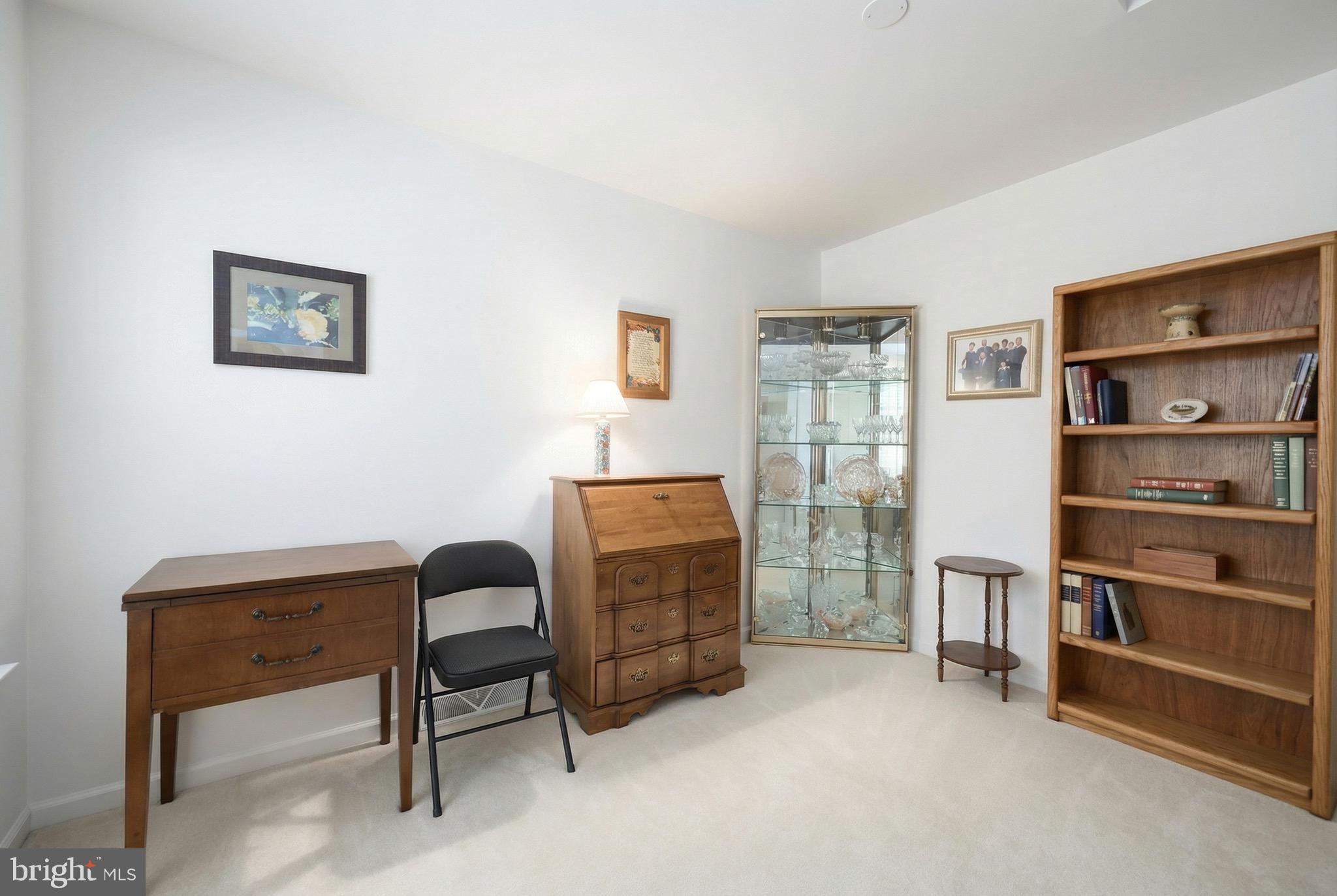 WHITE OAK MANOR - Residential