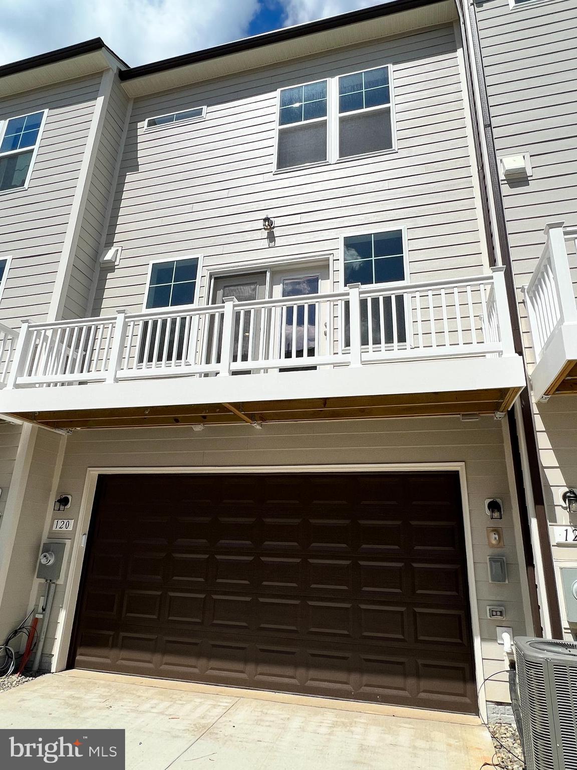 HIGHLANDER PARK - Residential Lease