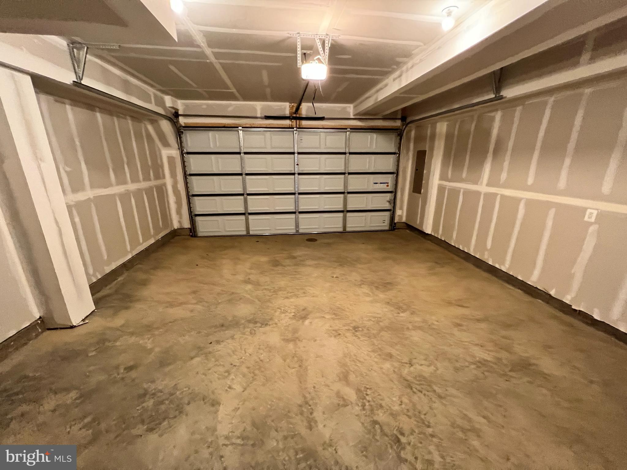 HIGHLANDER PARK - Residential Lease