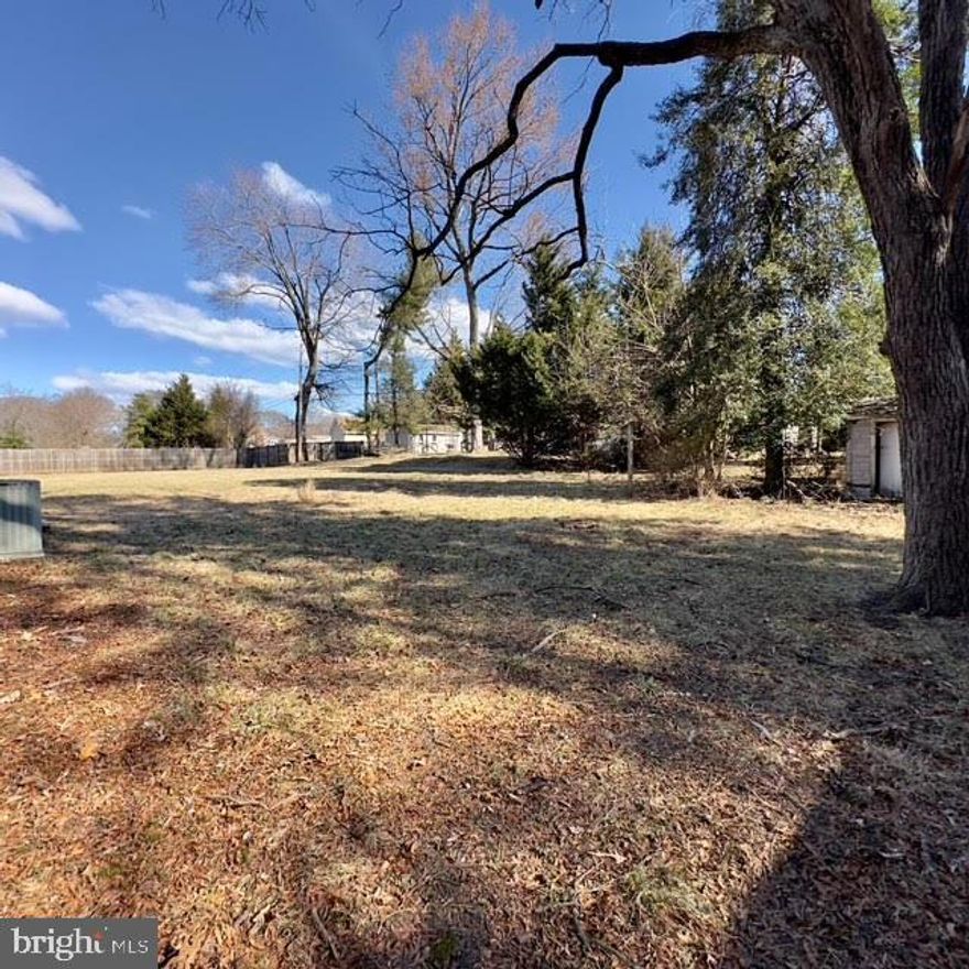 $10,000 PRICE REDUCTION!!**LEVEL .52 ACRE LOT WITH VIEWS OF GRAY'S CREEK ** THIS SITE PROVIDES THE OPPORTUNITY TO BUILD YOUR OWN CUSTOM HOME LOCATED IN A QUIET & APPEALING COMMUNITY ON A NON-THRU STREET** CURRENT OWNERS HOME PLANS ARE ON FILE FOR INTERESTED PURCHASERS - PLEASE SEE DISCLOSURES FOR ADDITIONAL LOT INFORMATION**  PERC IS COUNTY APPROVED & FUNDS ARE AVAILABLE FOR NEW SEPTIC THROUGH MARYLAND CRITICAL AREA PROGRAM - (PLEASE REFER TO AAHEALTH . ORG)**  VERY RARE OPPORTUNITY AT THIS PRICE THAT IS READY TO GO!!