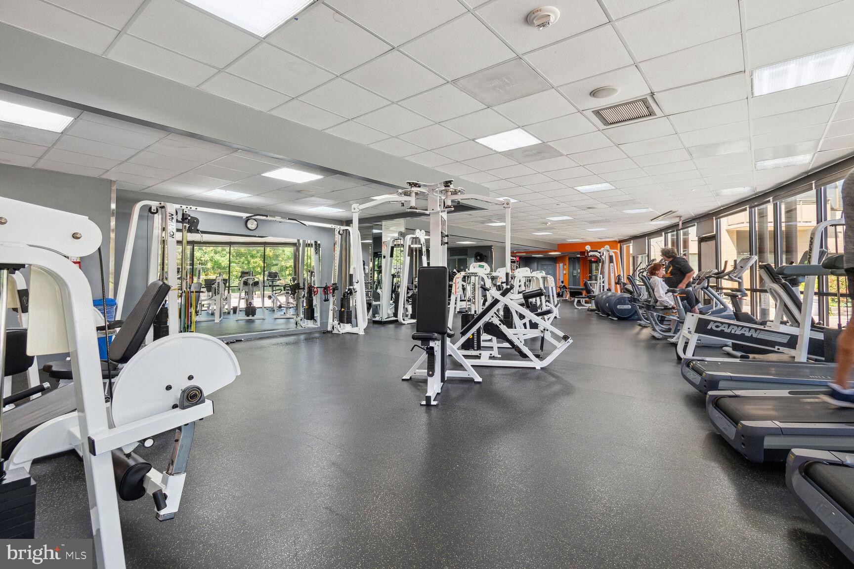 PROMENADE TOWERS - Residential