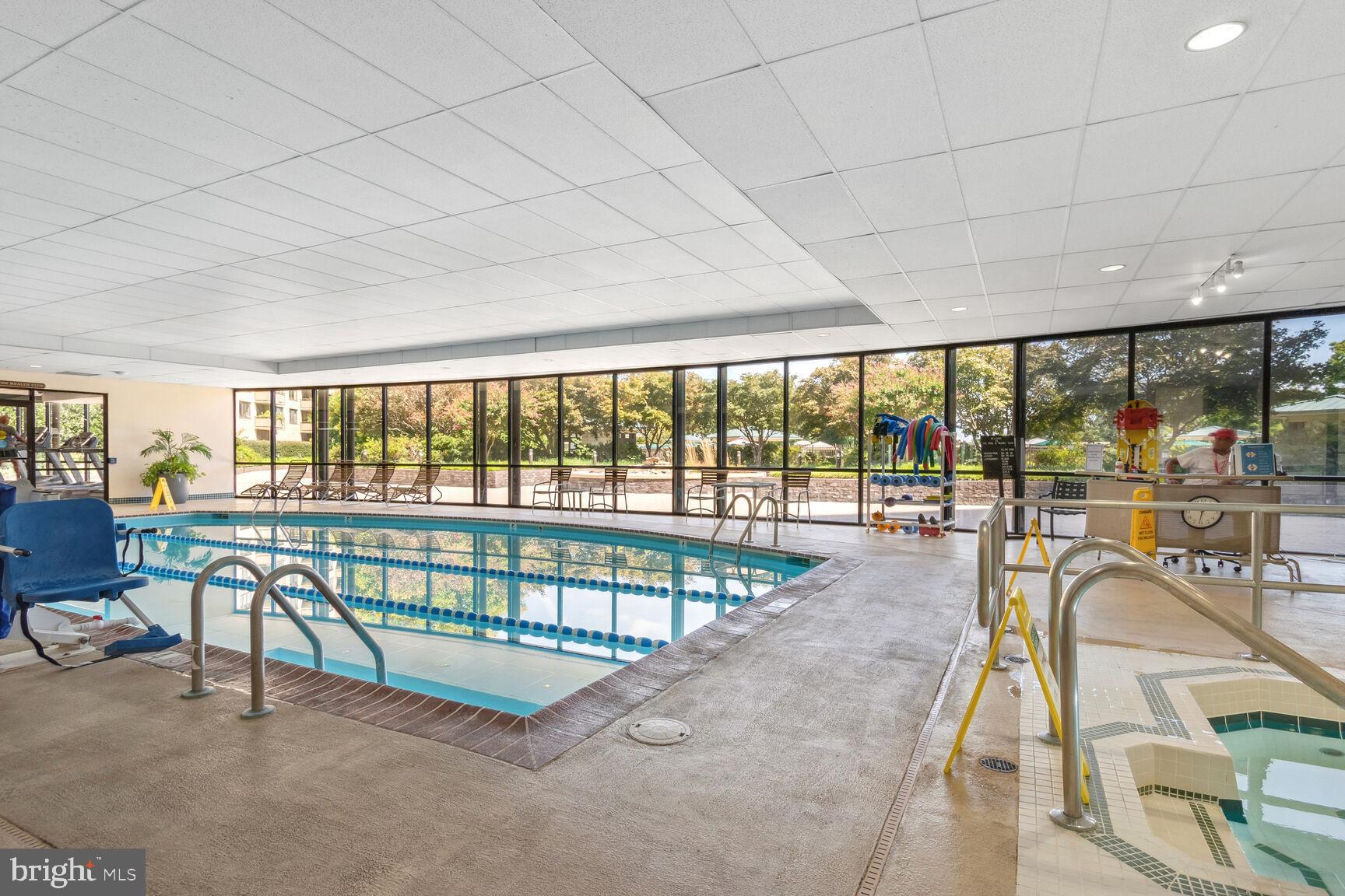 PROMENADE TOWERS - Residential