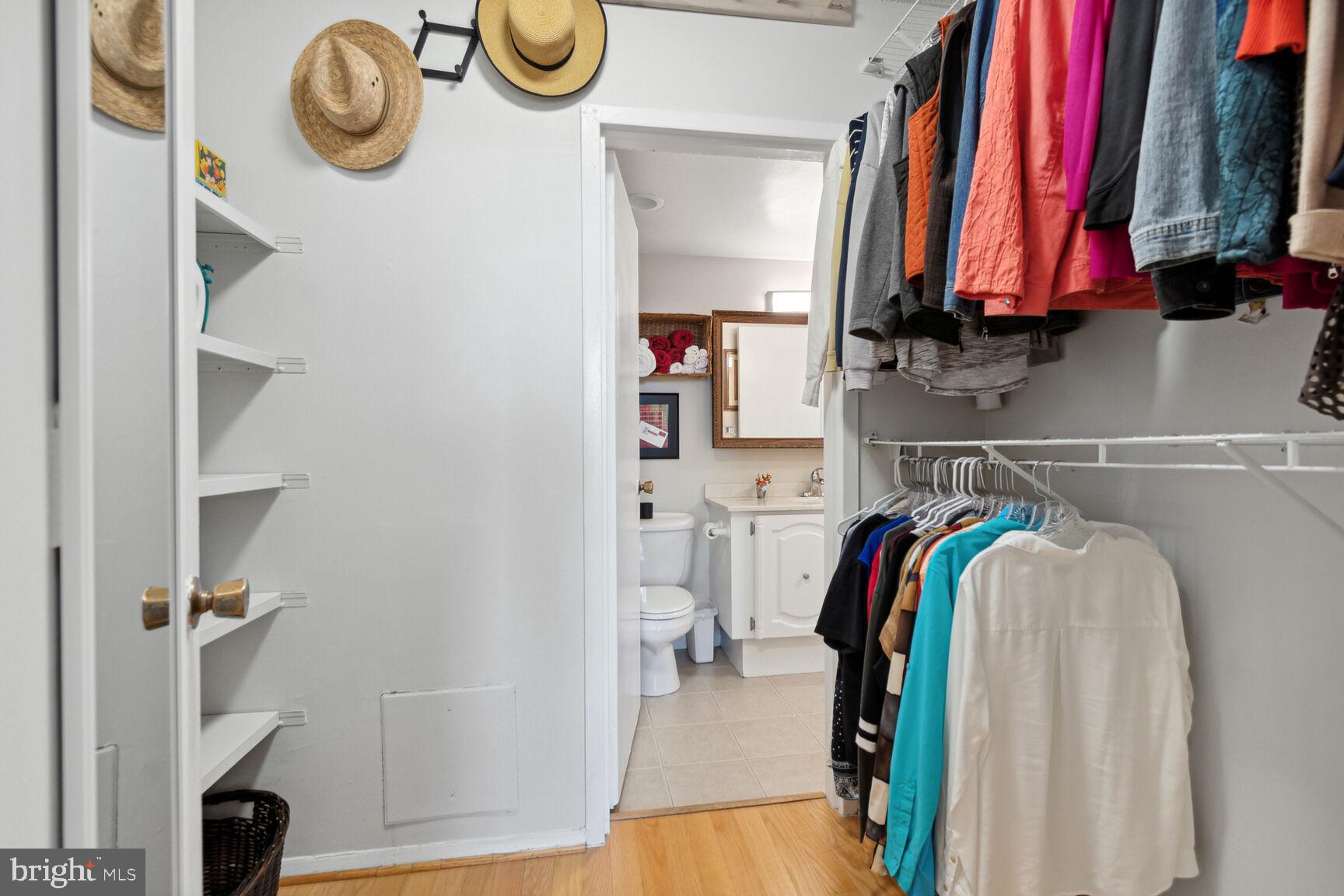 PROMENADE TOWERS - Residential