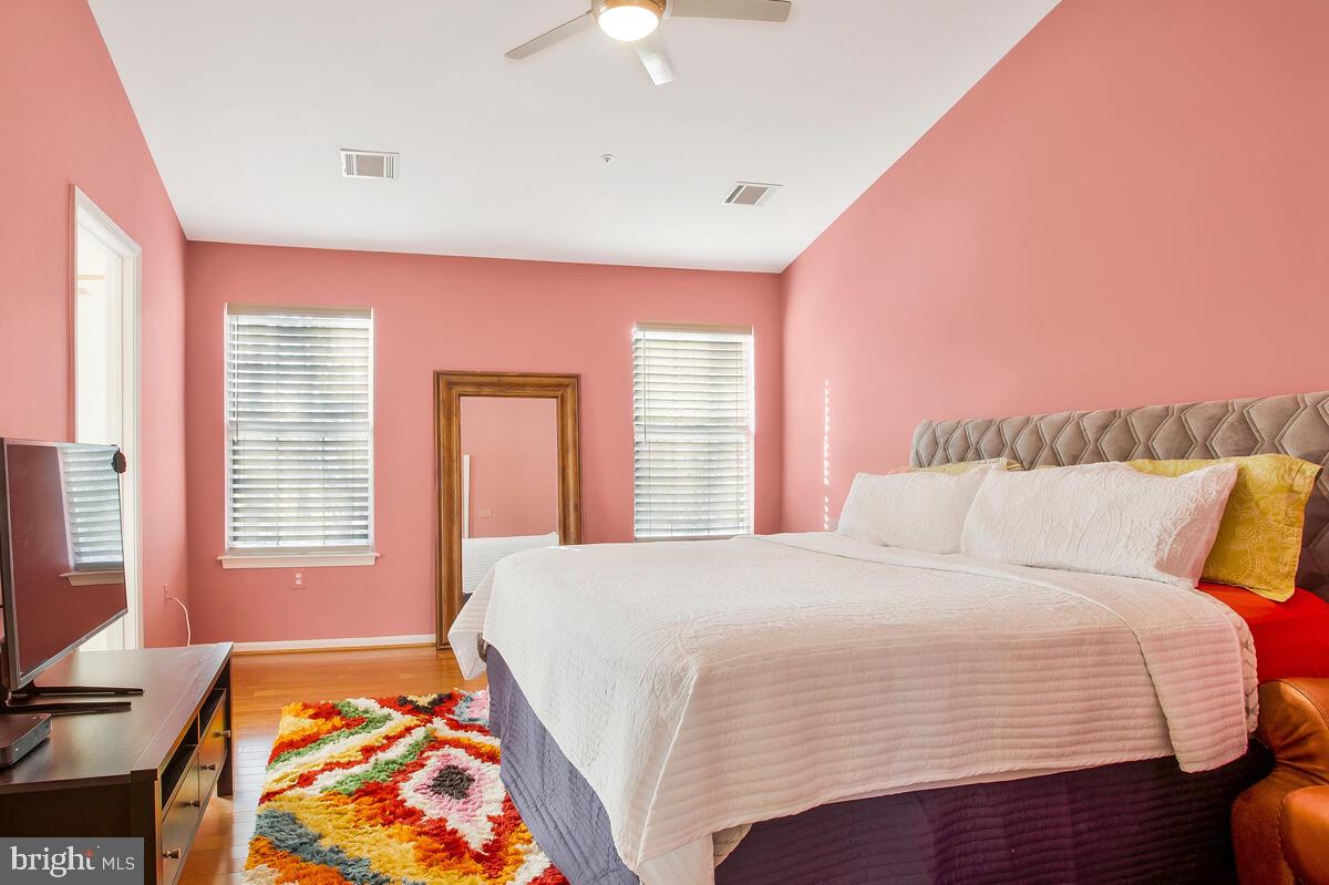 NORTHRIDGE - Residential