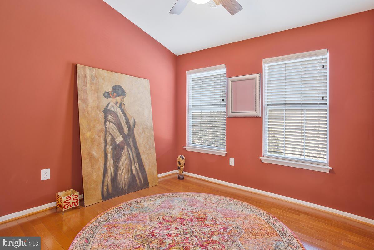 NORTHRIDGE - Residential