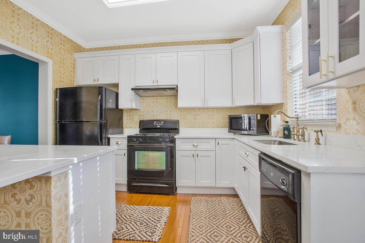 NORTHRIDGE - Residential