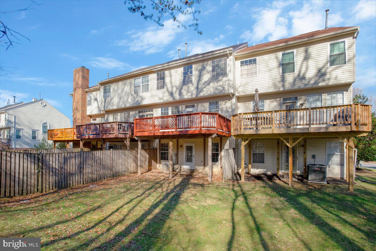 NORTHRIDGE - Residential