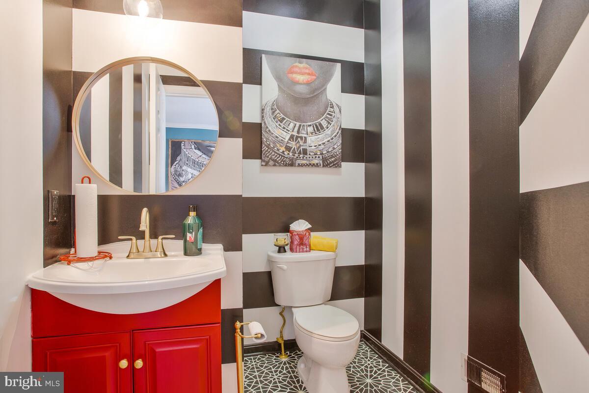 NORTHRIDGE - Residential