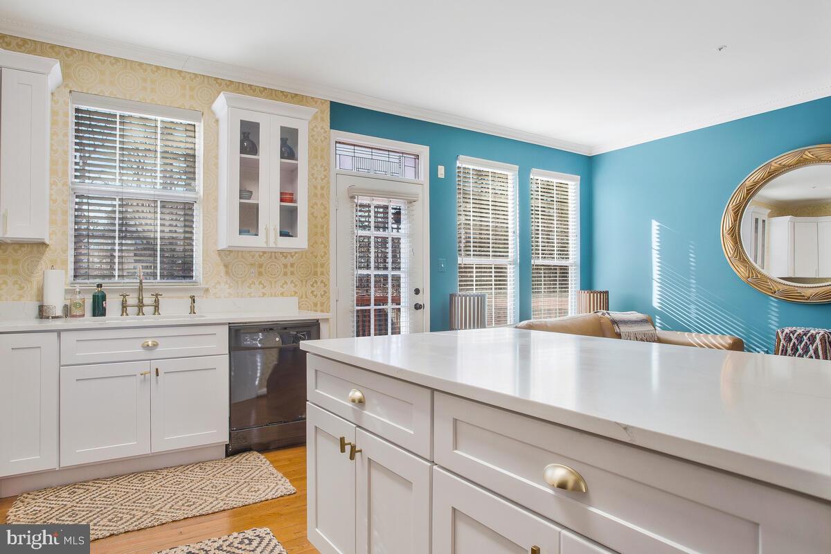 NORTHRIDGE - Residential