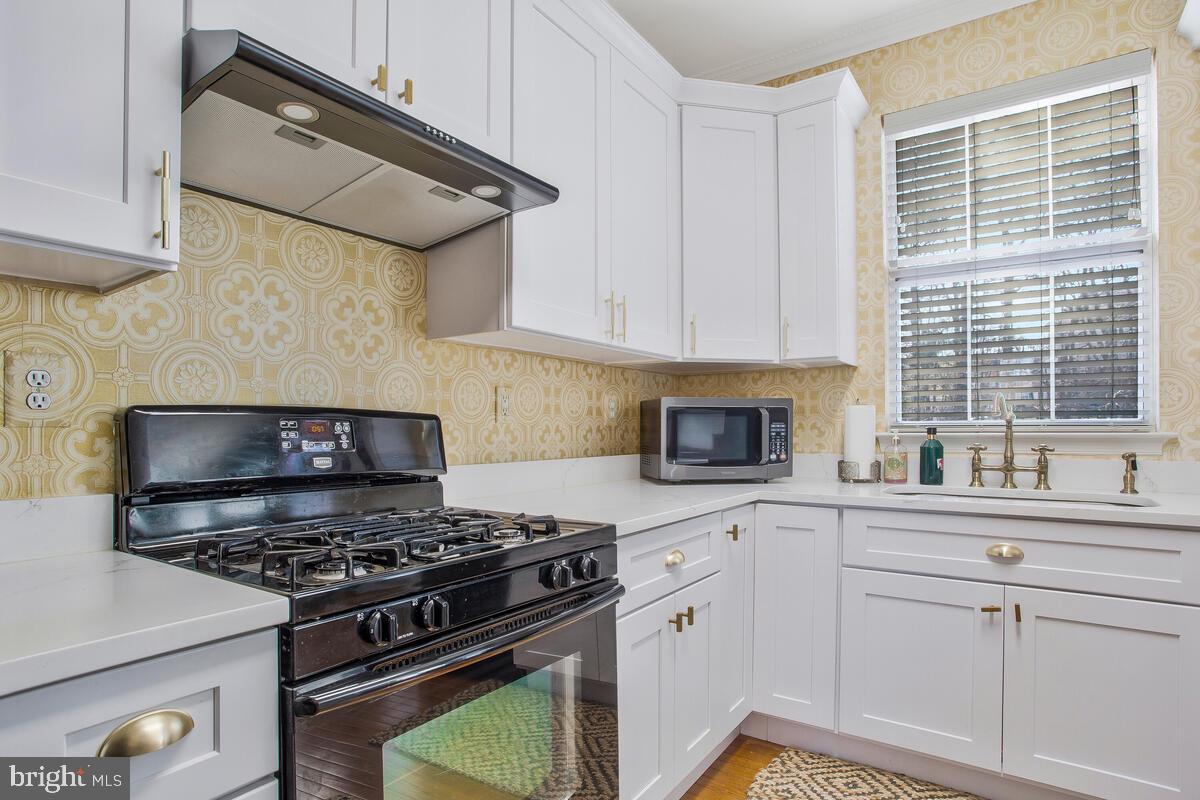 NORTHRIDGE - Residential