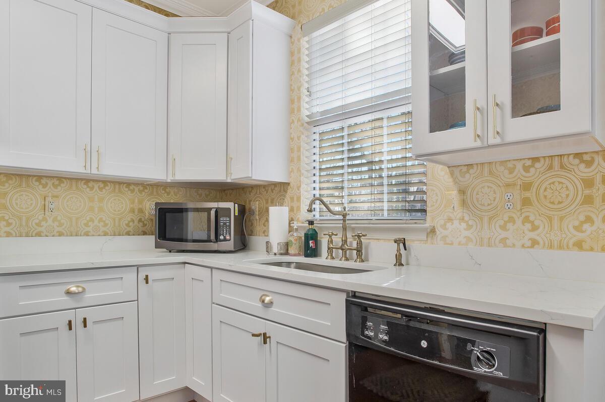 NORTHRIDGE - Residential