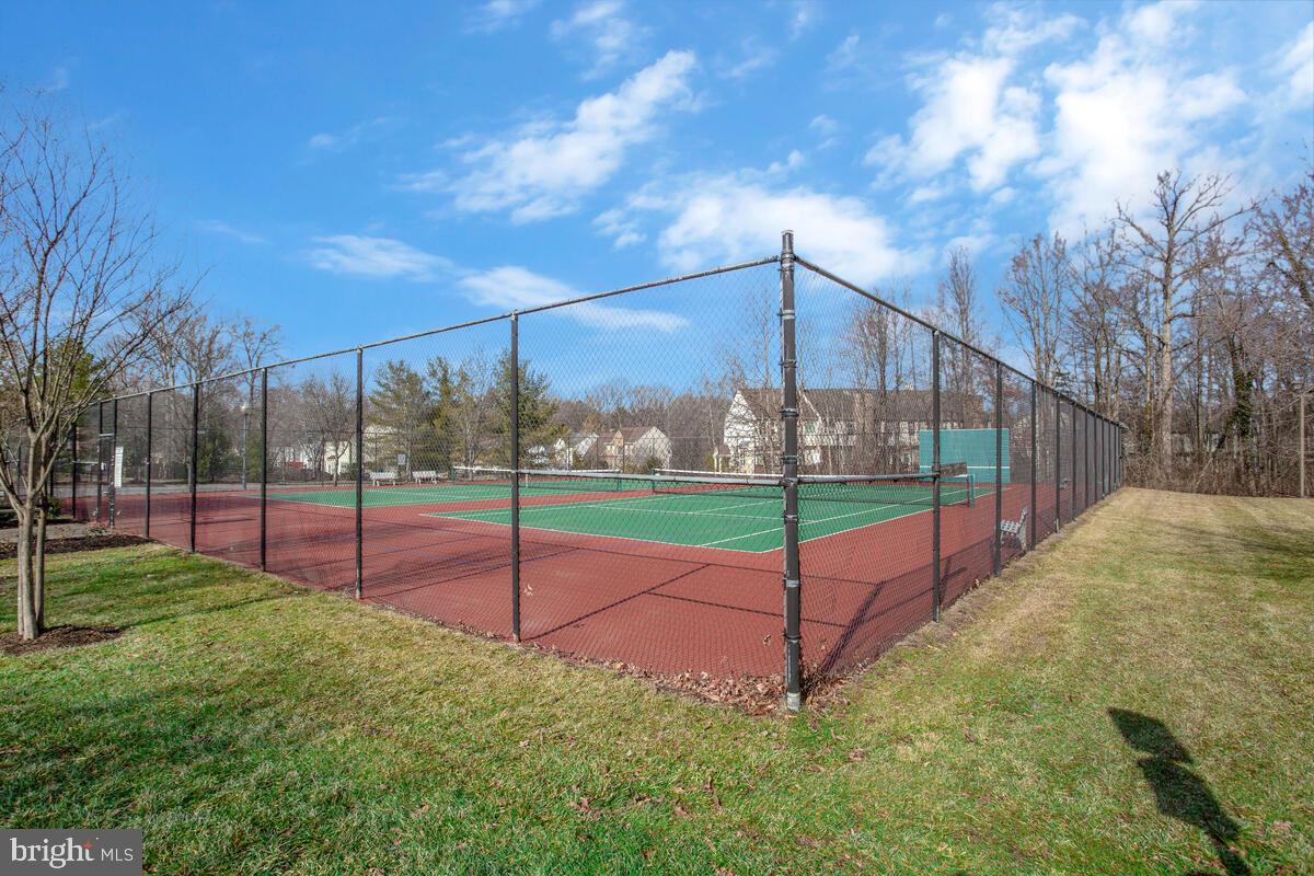 NORTHRIDGE - Residential